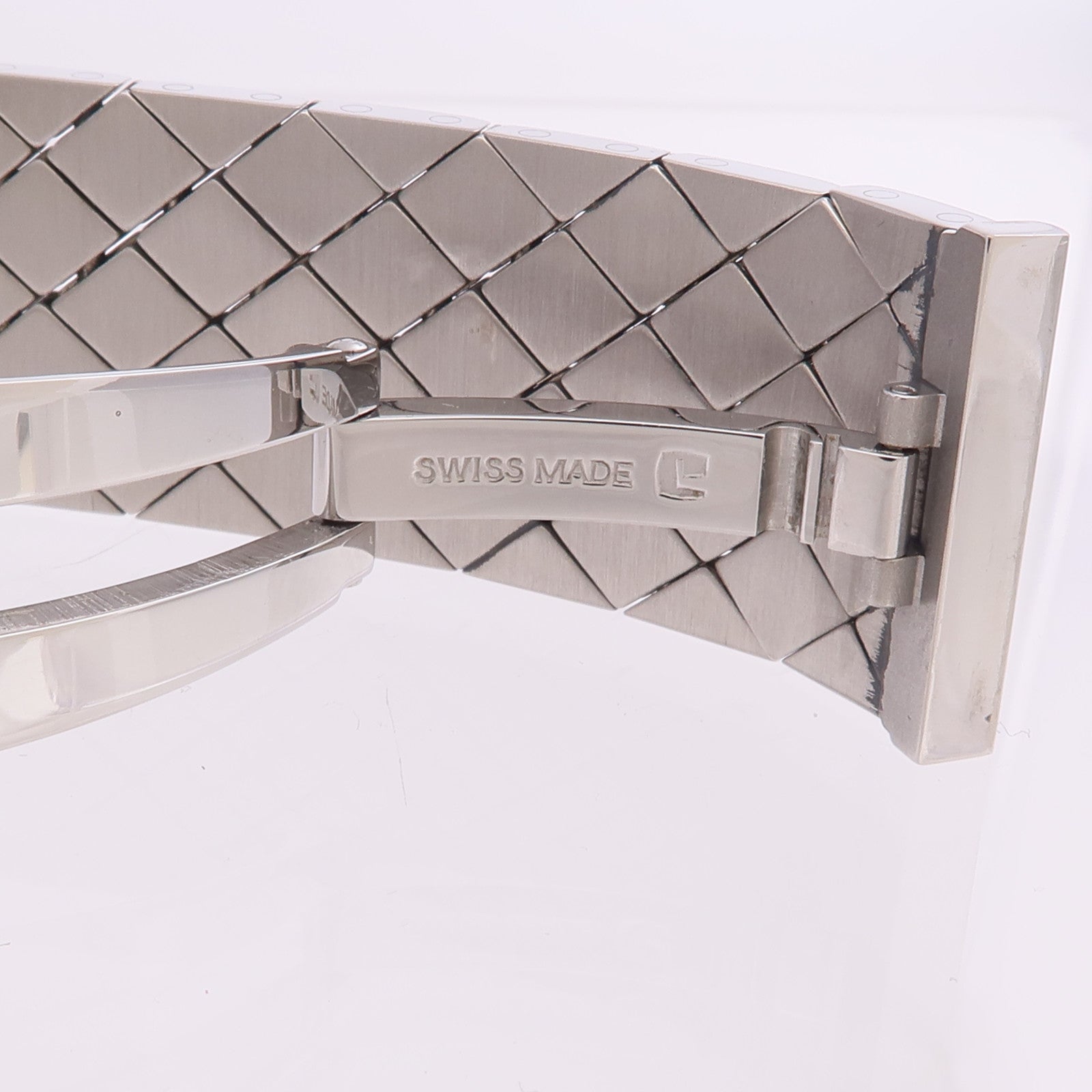 CHANEL Matelasse Watch H0009