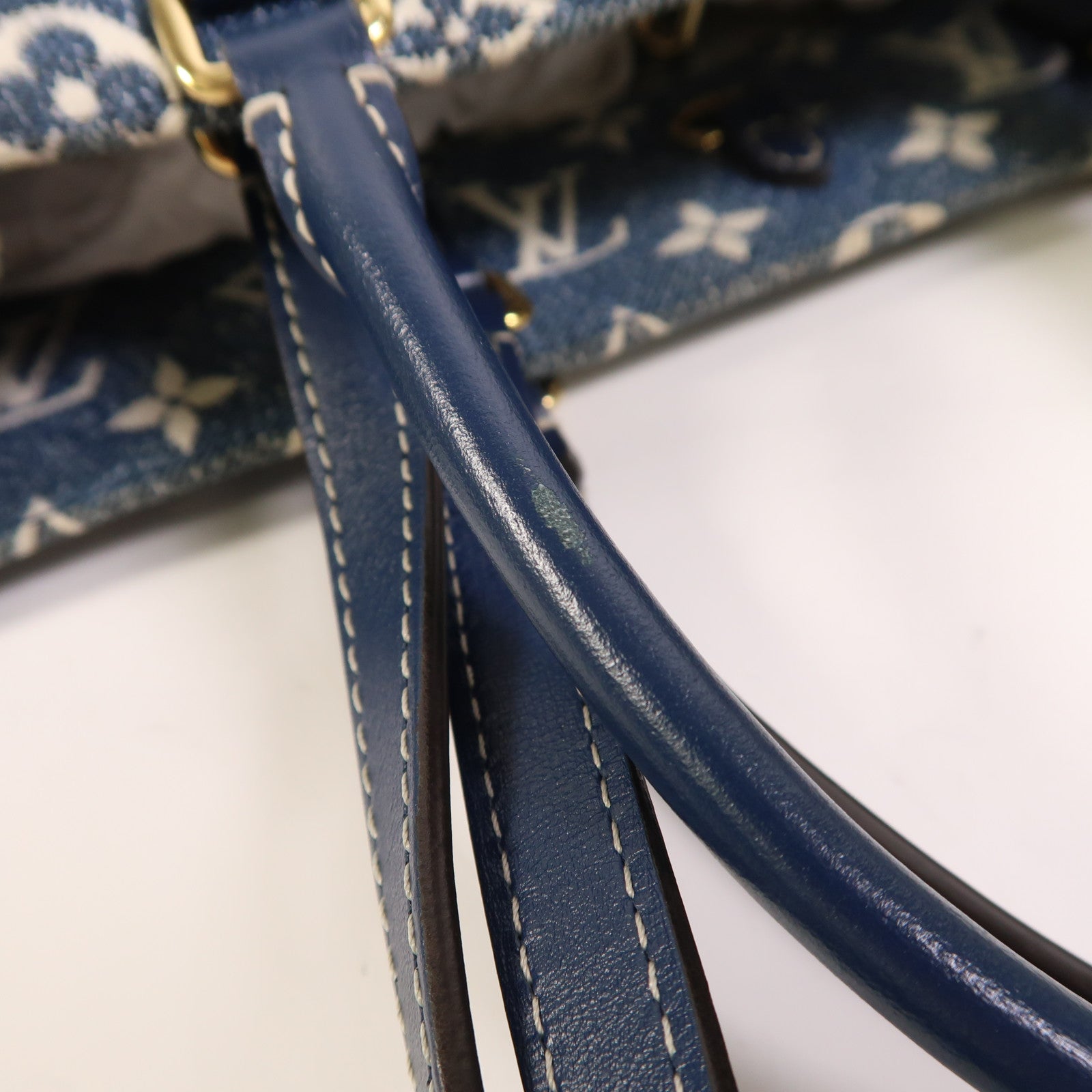 LOUIS VUITTON Monogram Denim On The Go MM金扣手挽肩背兩用袋
