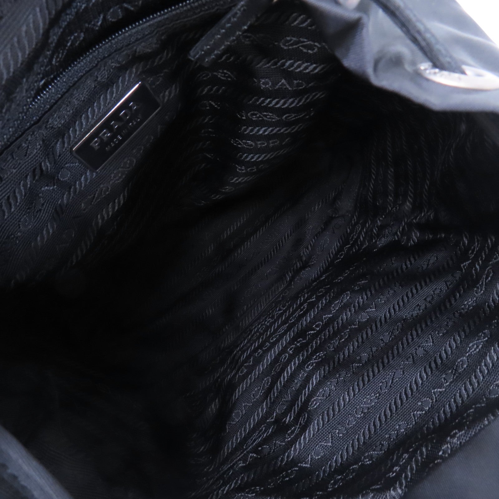 PRADA 尼龍Backpack銀扣背包