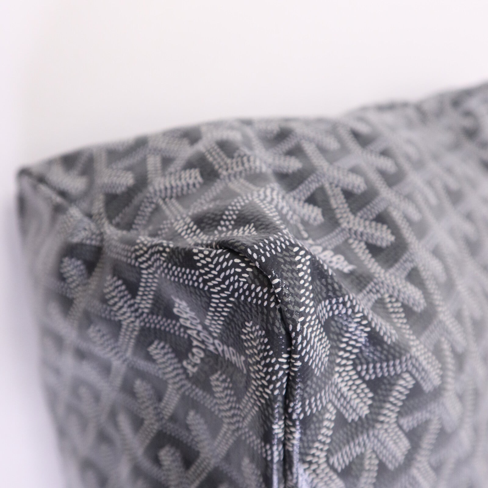 GOYARD 塗層帆布Hobo銀扣手挽袋