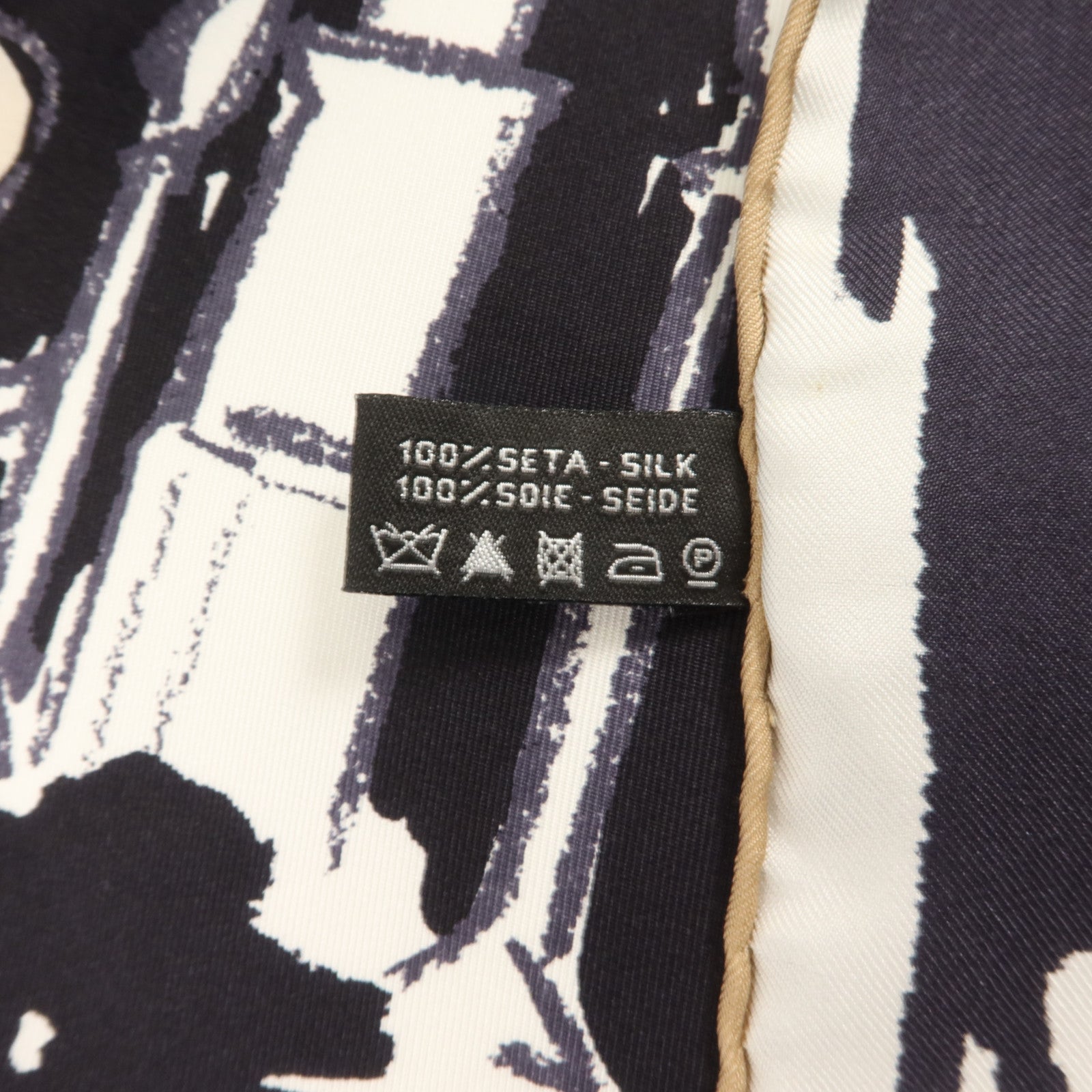 CHANEL 絲質Square Scarf 90x90cm絲巾
