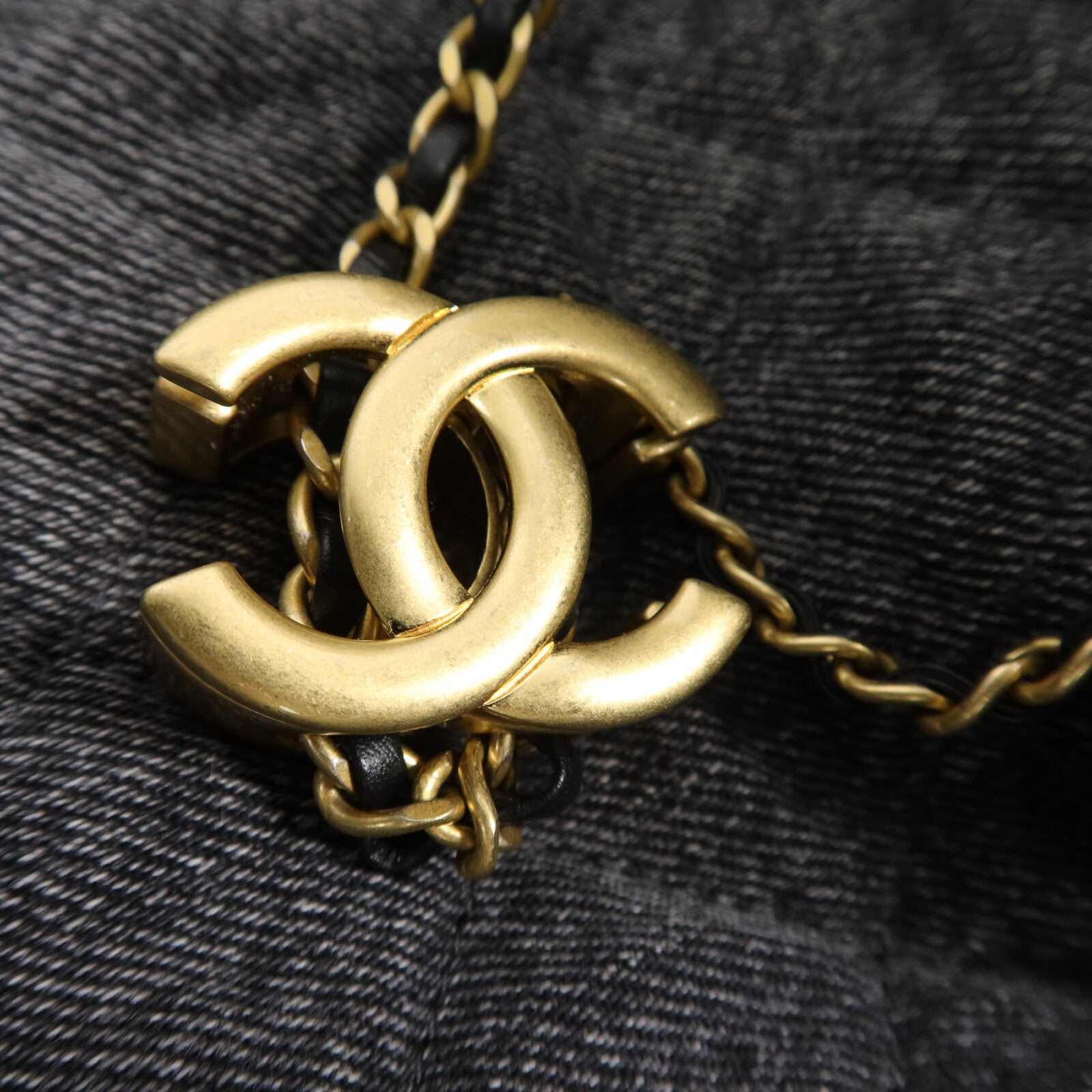 CHANEL 牛仔布Chanel 25 Medium鏈帶肩背袋