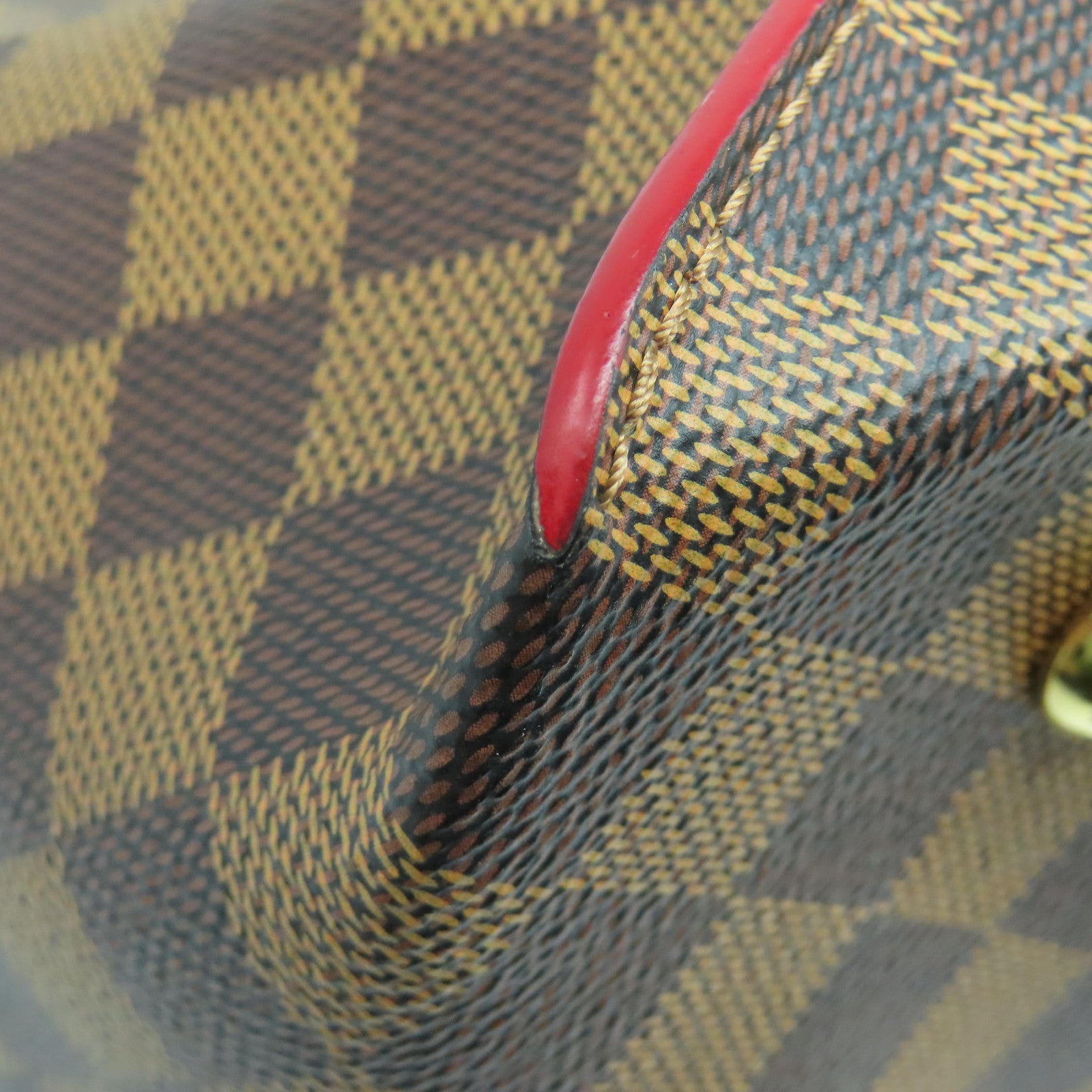 LOUIS VUITTON Damier Caissa MM gold buckle handle bag brown/red