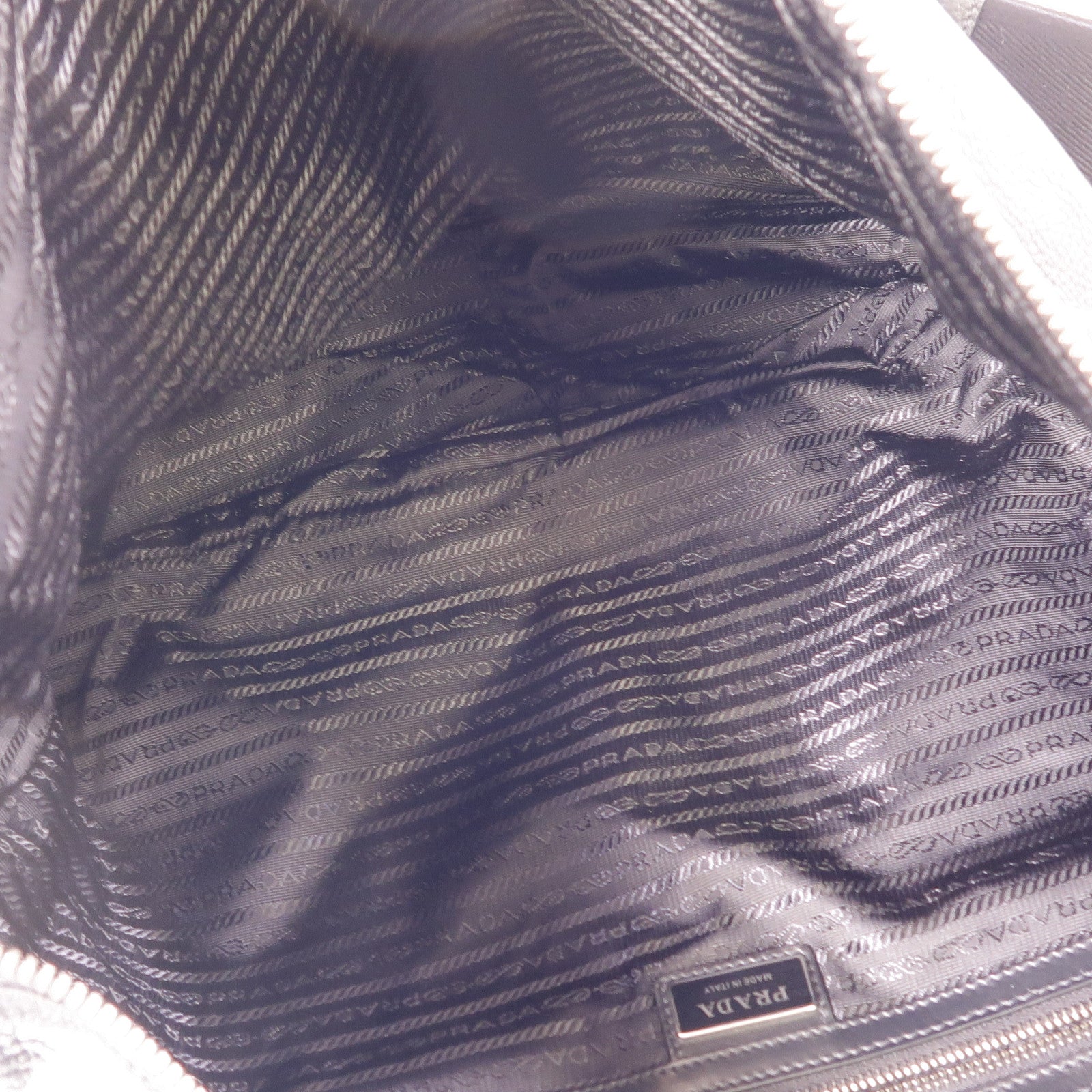 PRADA 牛皮皮革Shoulder Bag銀扣肩背袋