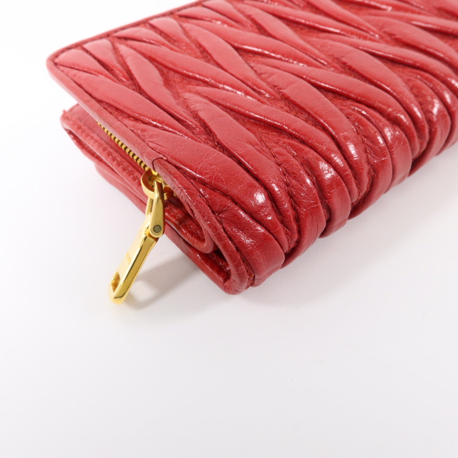 Miu Miu 羊皮皮革Matelasse Nappa Fold Zipper Wallet金扣錢包