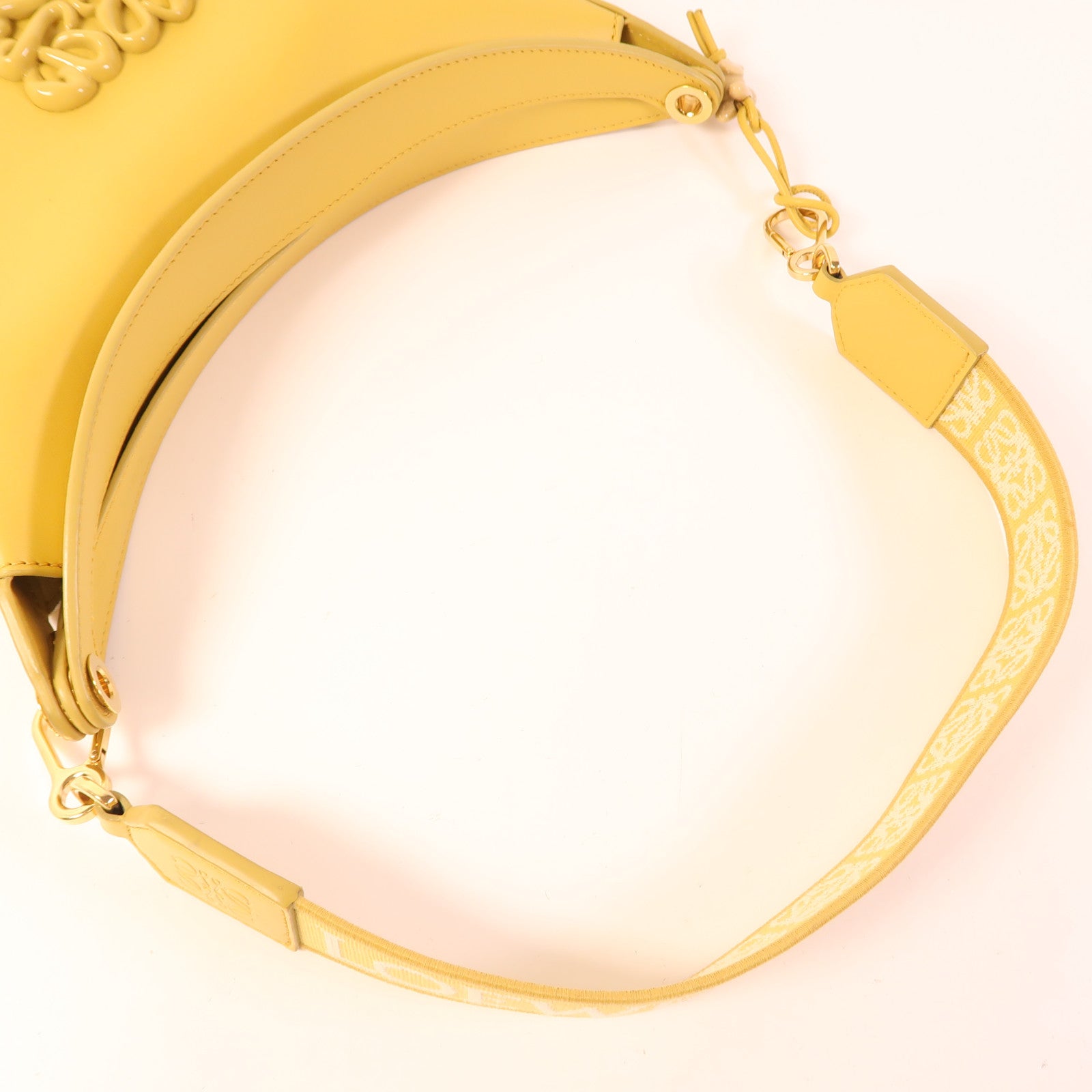 LOEWE 牛皮皮革Luna Hobo Bag金扣肩背袋