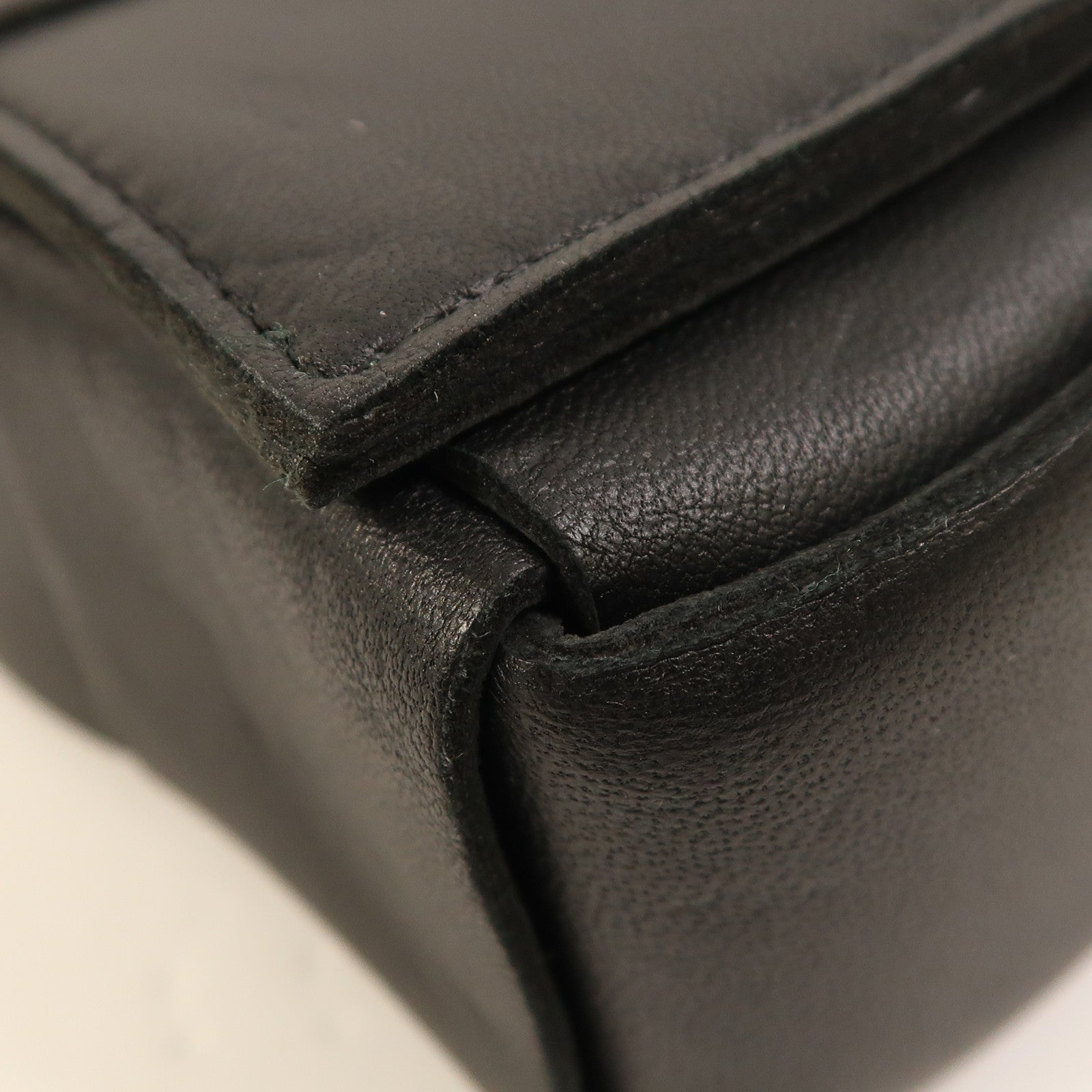 BOTTEGA VENETA 牛皮皮革Cassette Bag銀扣肩背袋