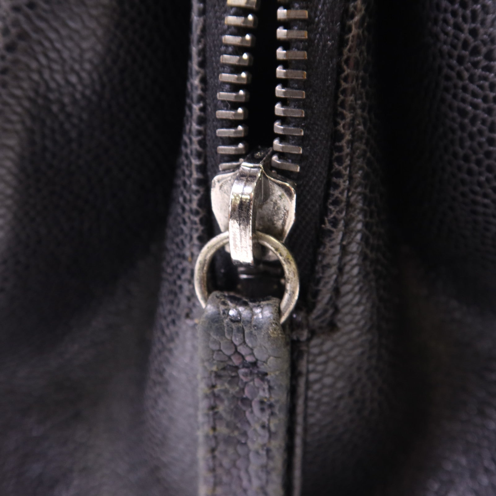 CHANEL 牛皮皮革Chic Shopping Tote銀扣肩背袋