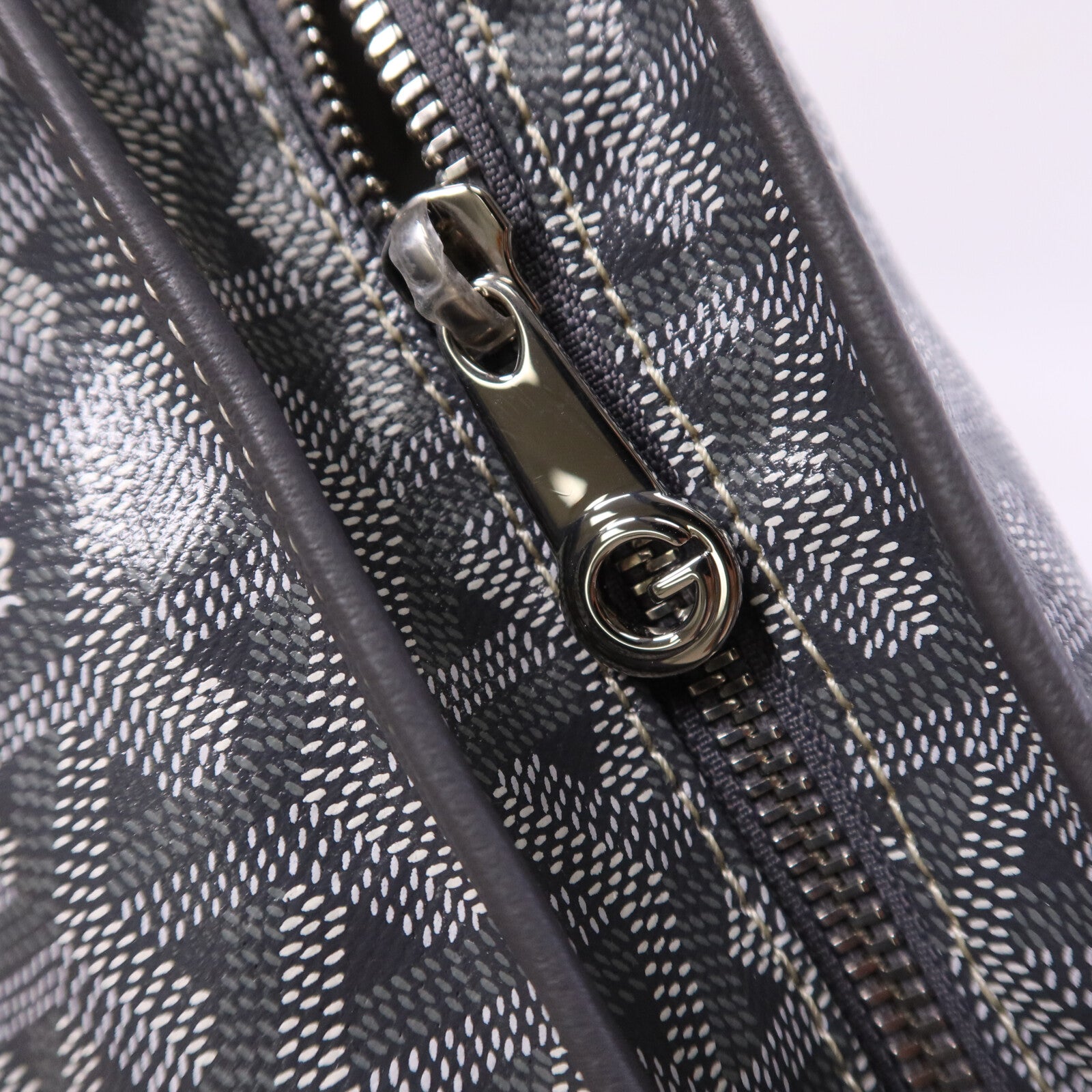 GOYARD 塗層帆布Hobo銀扣手挽袋