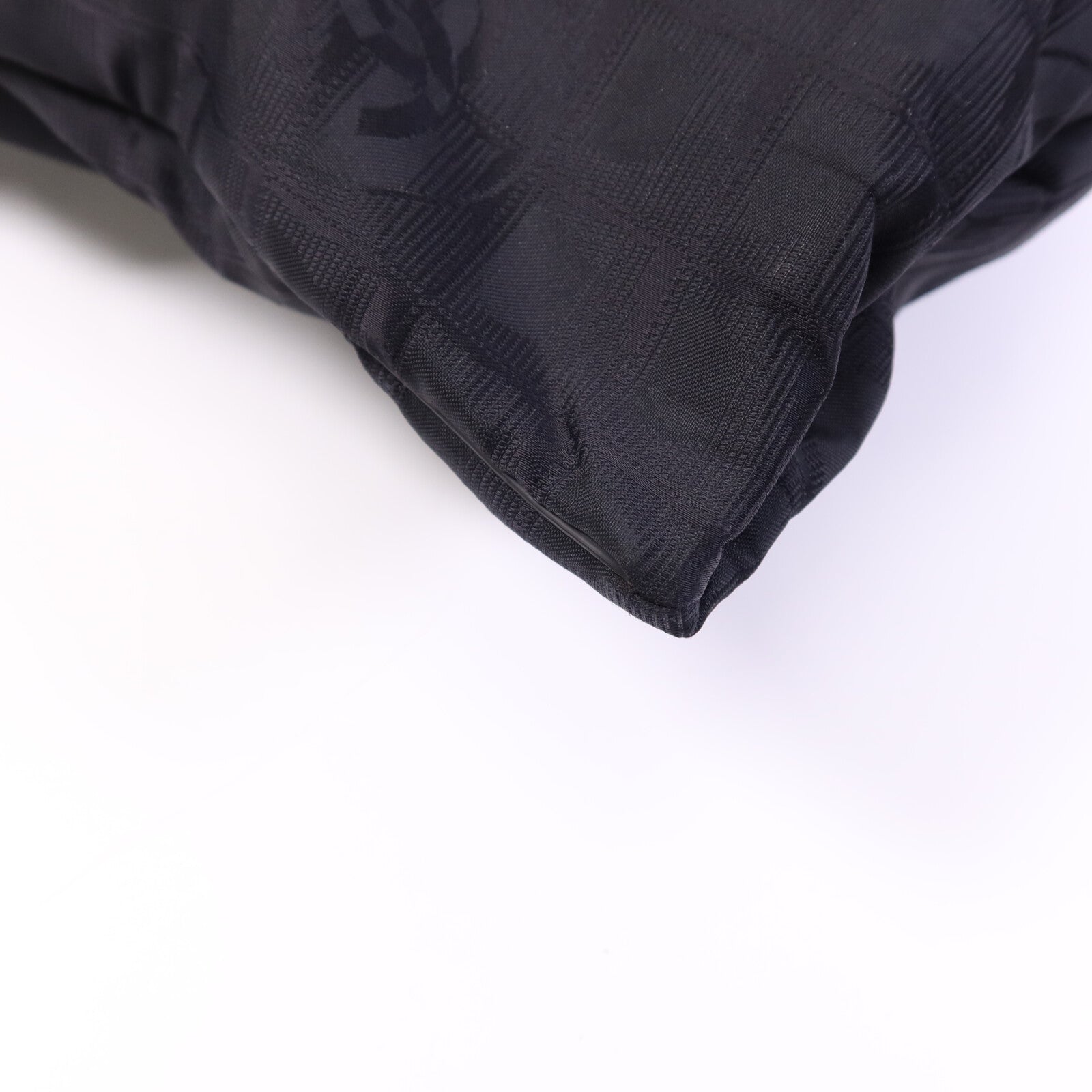 CHANEL 尼龍New Travel Line肩背袋