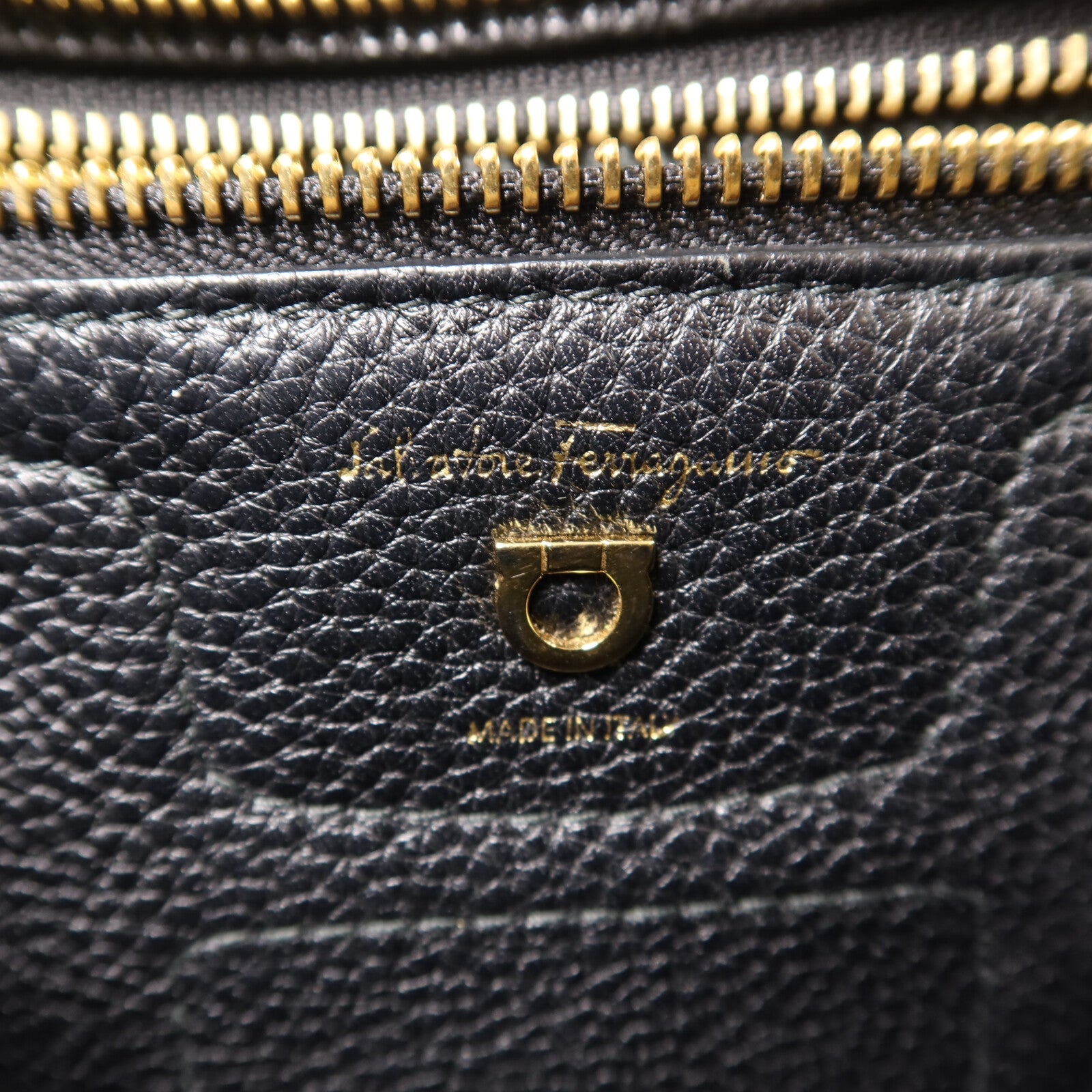 Salvatore Ferragamo 牛皮皮革Amy手挽肩背兩用袋