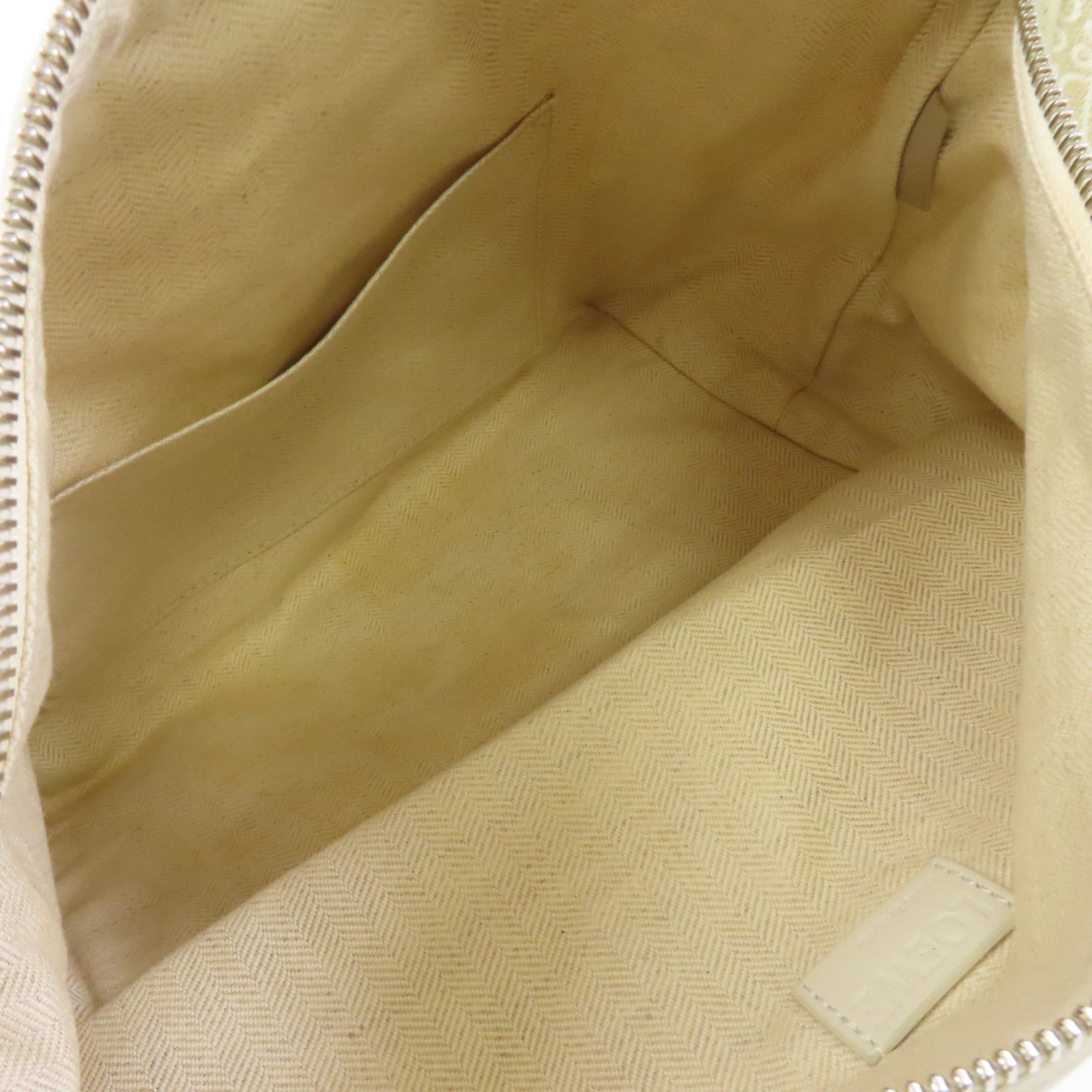 LOEWE 帆布Cubi Bag銀扣肩背袋米色