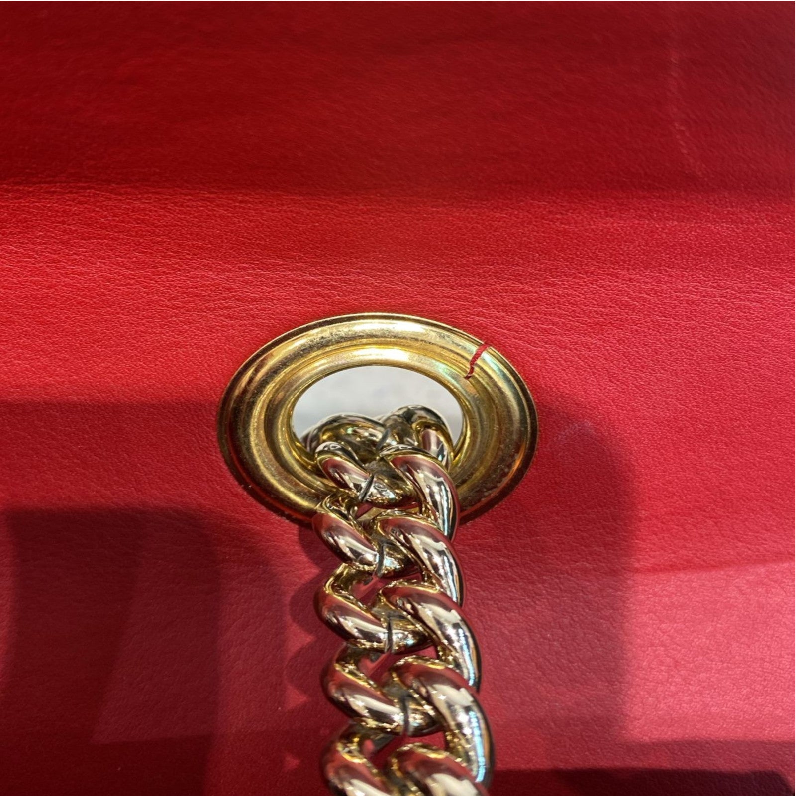 GUCCI 牛皮皮革Emily Medium金扣鏈帶肩背袋紅色