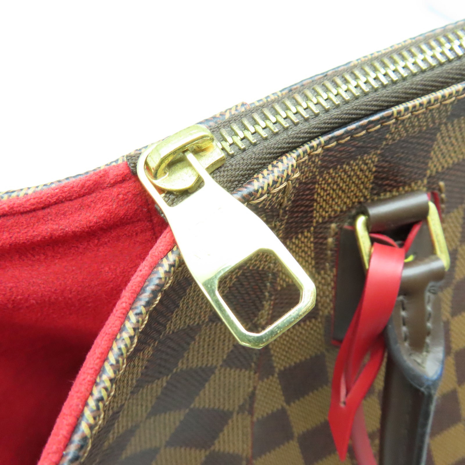 LOUIS VUITTON Damier Caissa MM gold buckle handle bag brown/red