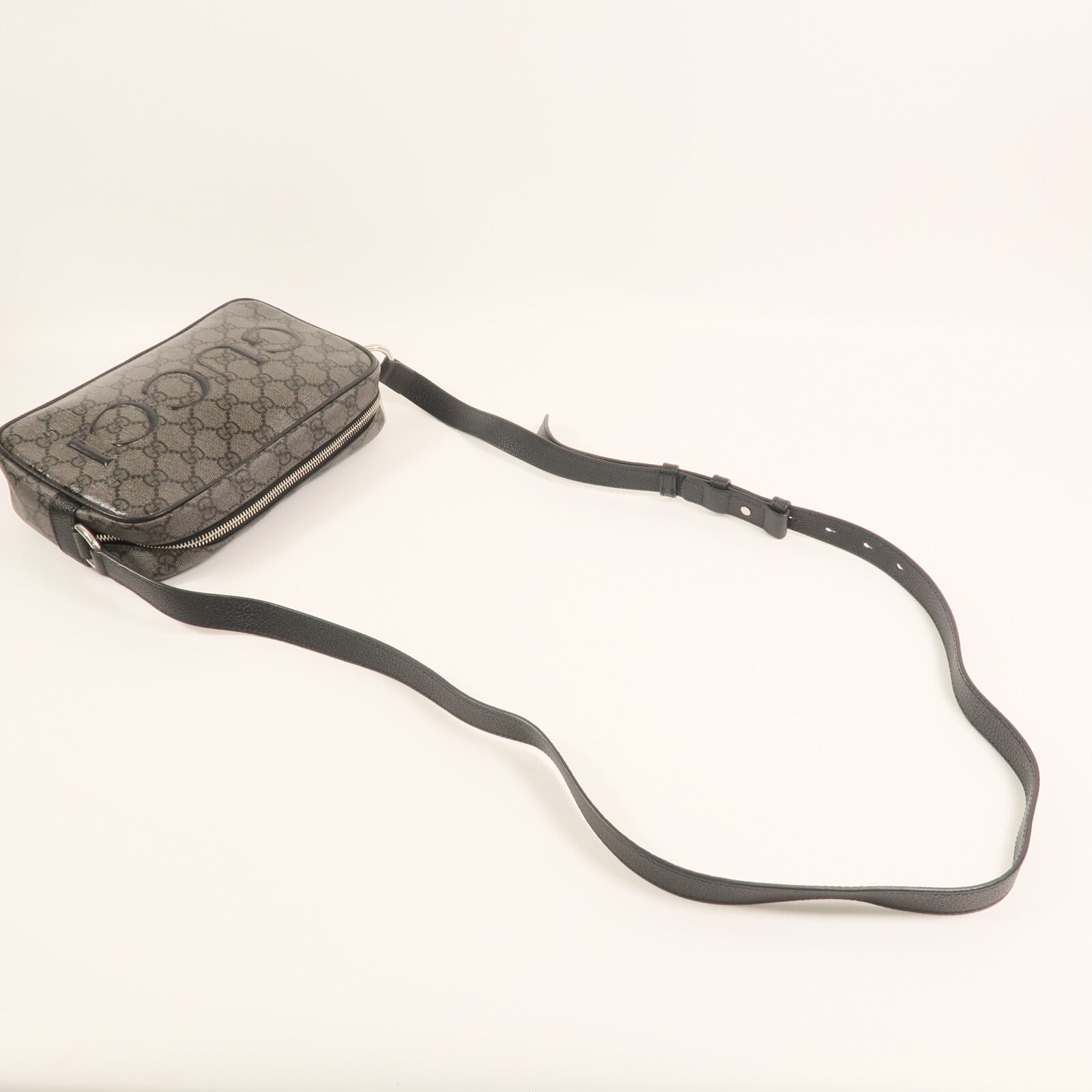 GUCCI 塗層帆布Shoulder Bag銀扣肩背袋