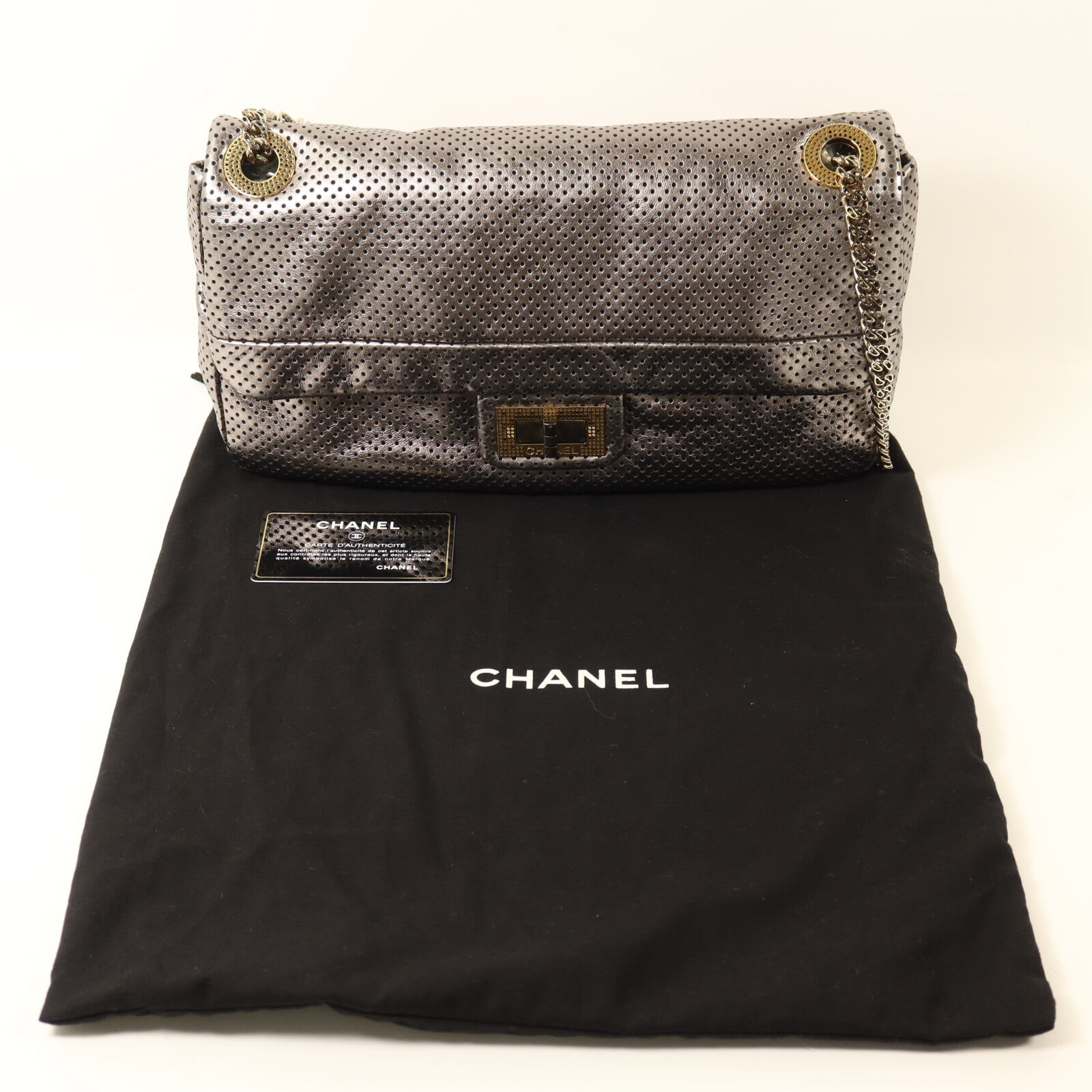 CHANEL 牛皮皮革2.55 Drill Flap Bag鏈帶肩背袋