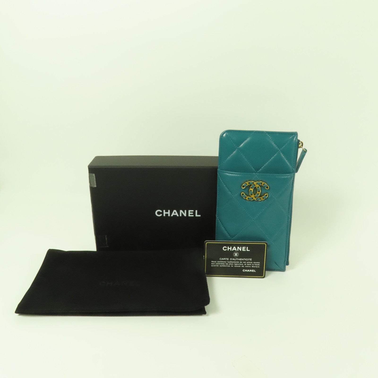 CHANEL 羊皮皮革C19 Wallet金扣長錢包