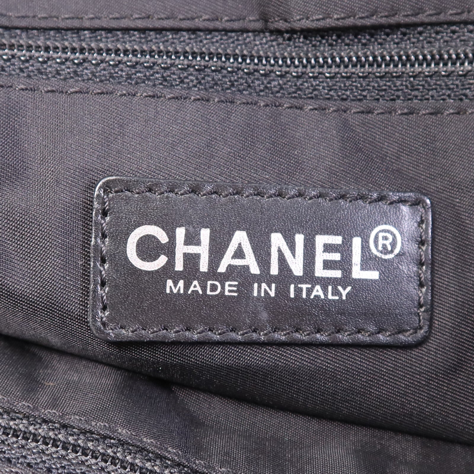 CHANEL 尼龍New Travel Line肩背袋