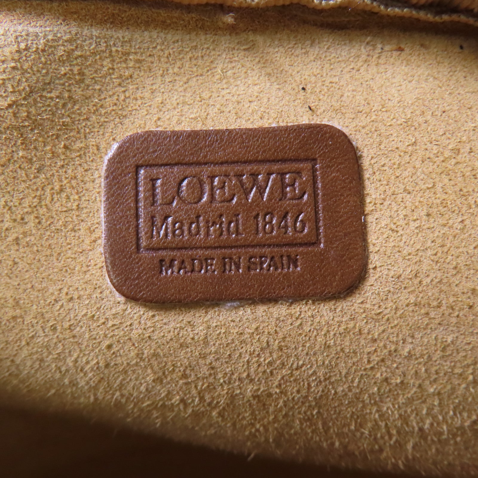 LOEWE 牛皮皮革Vintage Shoulder Bag金扣肩背袋啡色