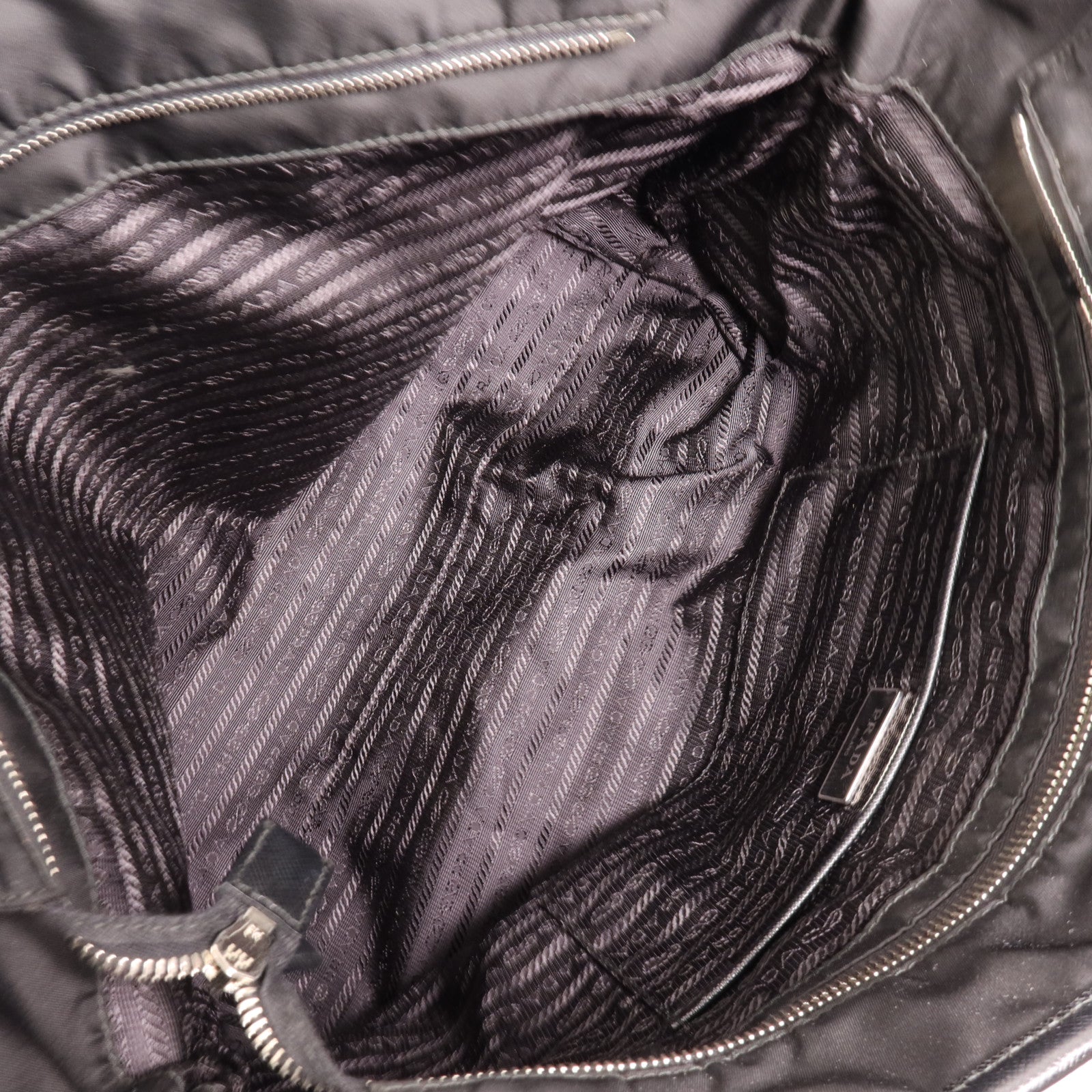 PRADA 尼龍Shoulder Bag銀扣肩背袋