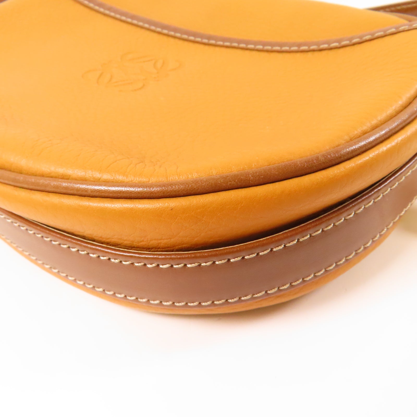 LOEWE 牛皮皮革Vintage Shoulder Bag金扣肩背袋啡色