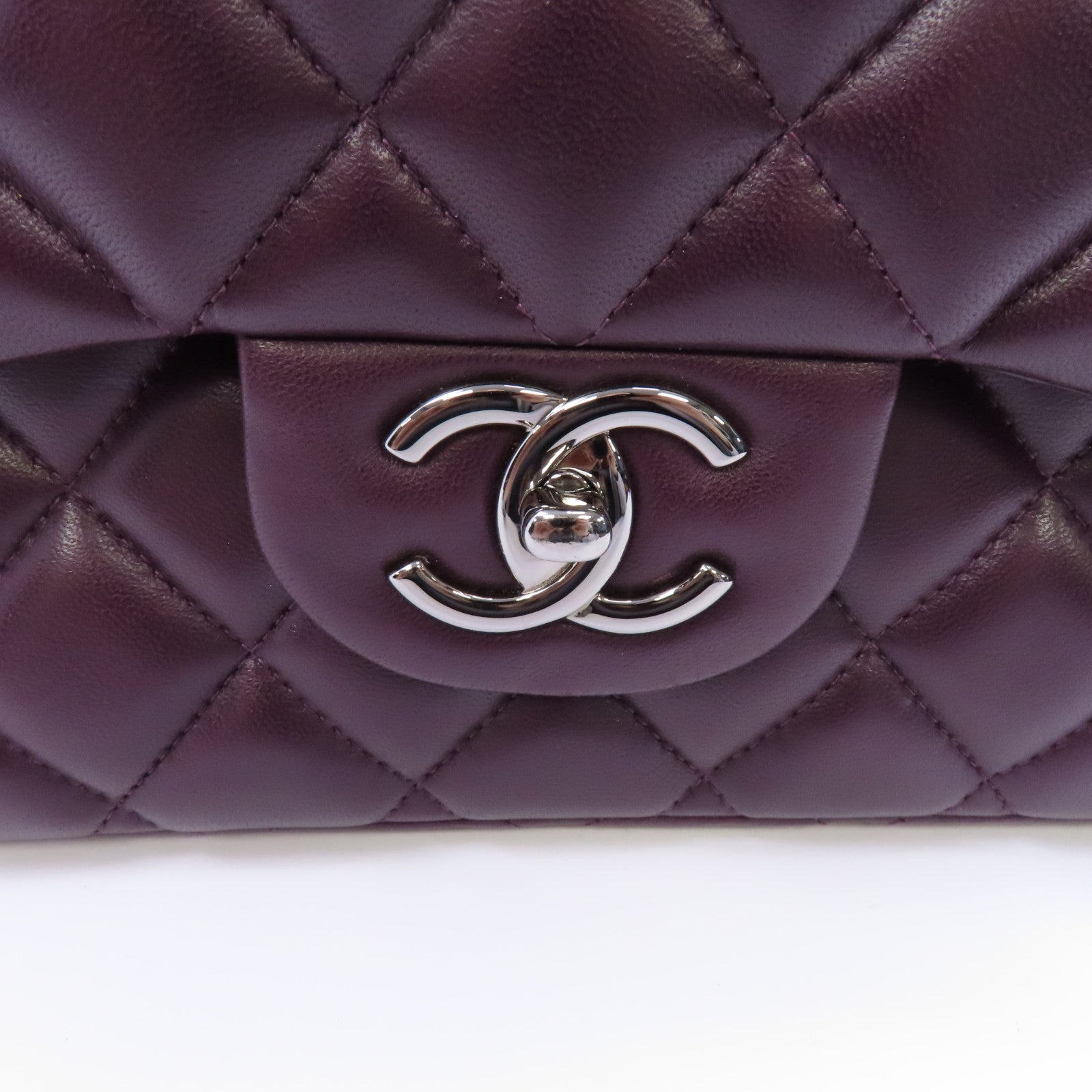 CHANEL 【激減優惠】菱格羊皮皮革Classic Maxi銀扣鏈帶肩背袋紫色