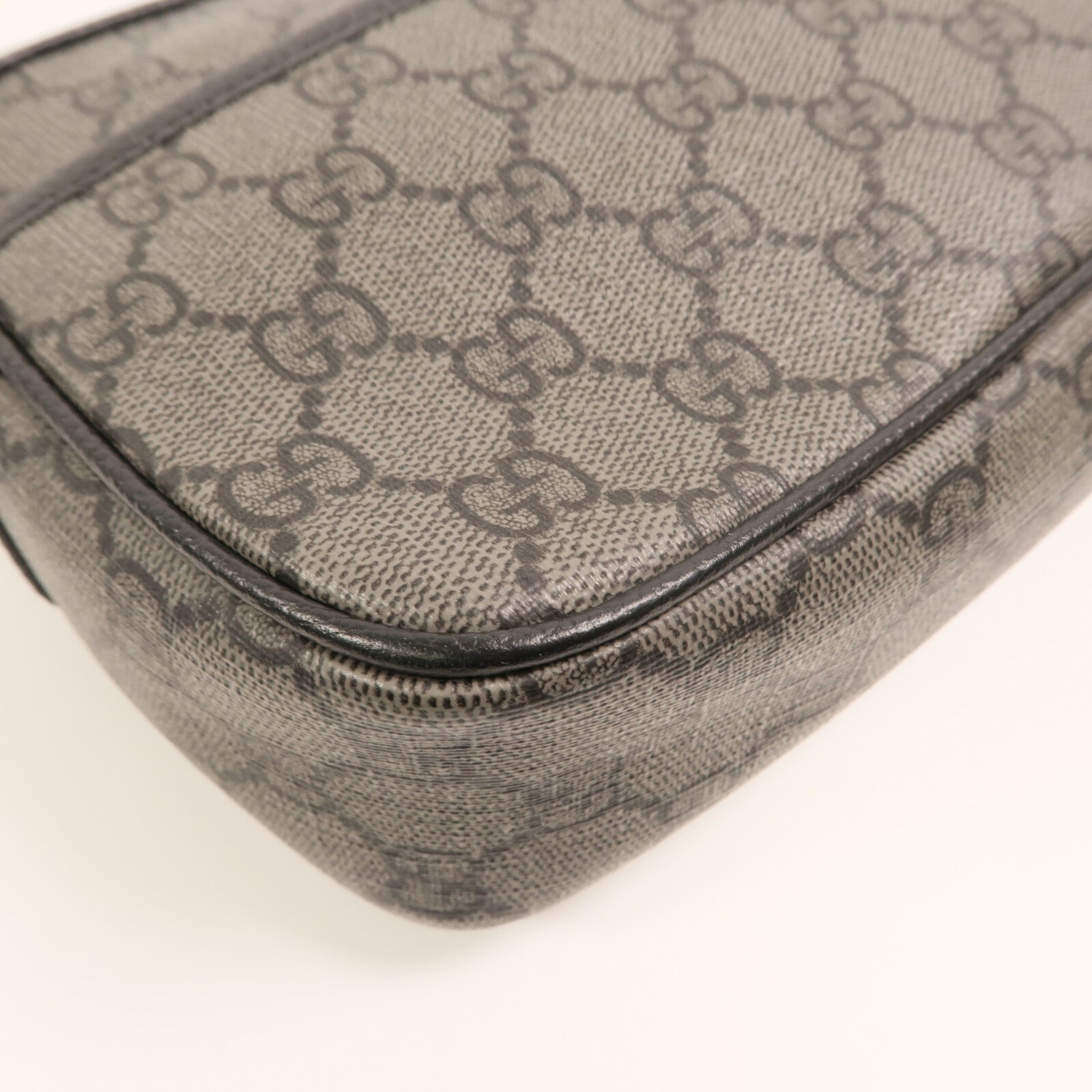 GUCCI 塗層帆布Shoulder Bag銀扣肩背袋