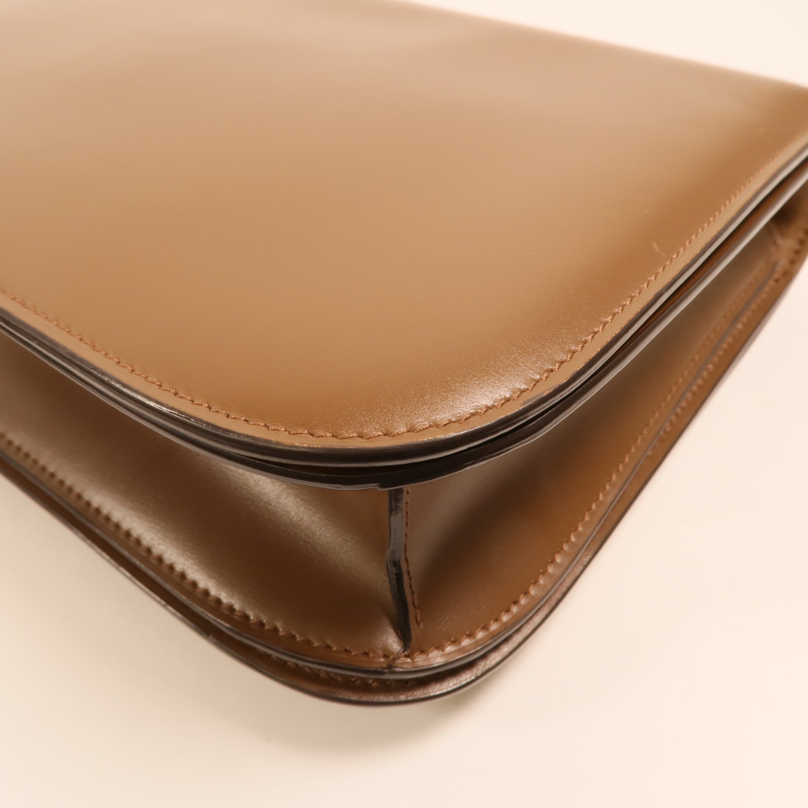 CELINE 牛皮皮革Classic Box Medium金扣肩背袋