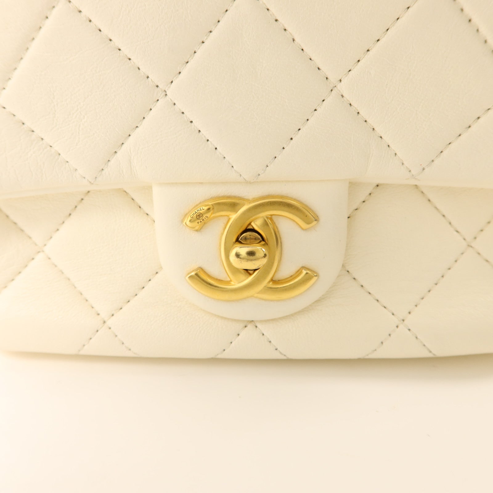 CHANEL 牛皮皮革Chain Shoulder金扣鏈帶肩背袋