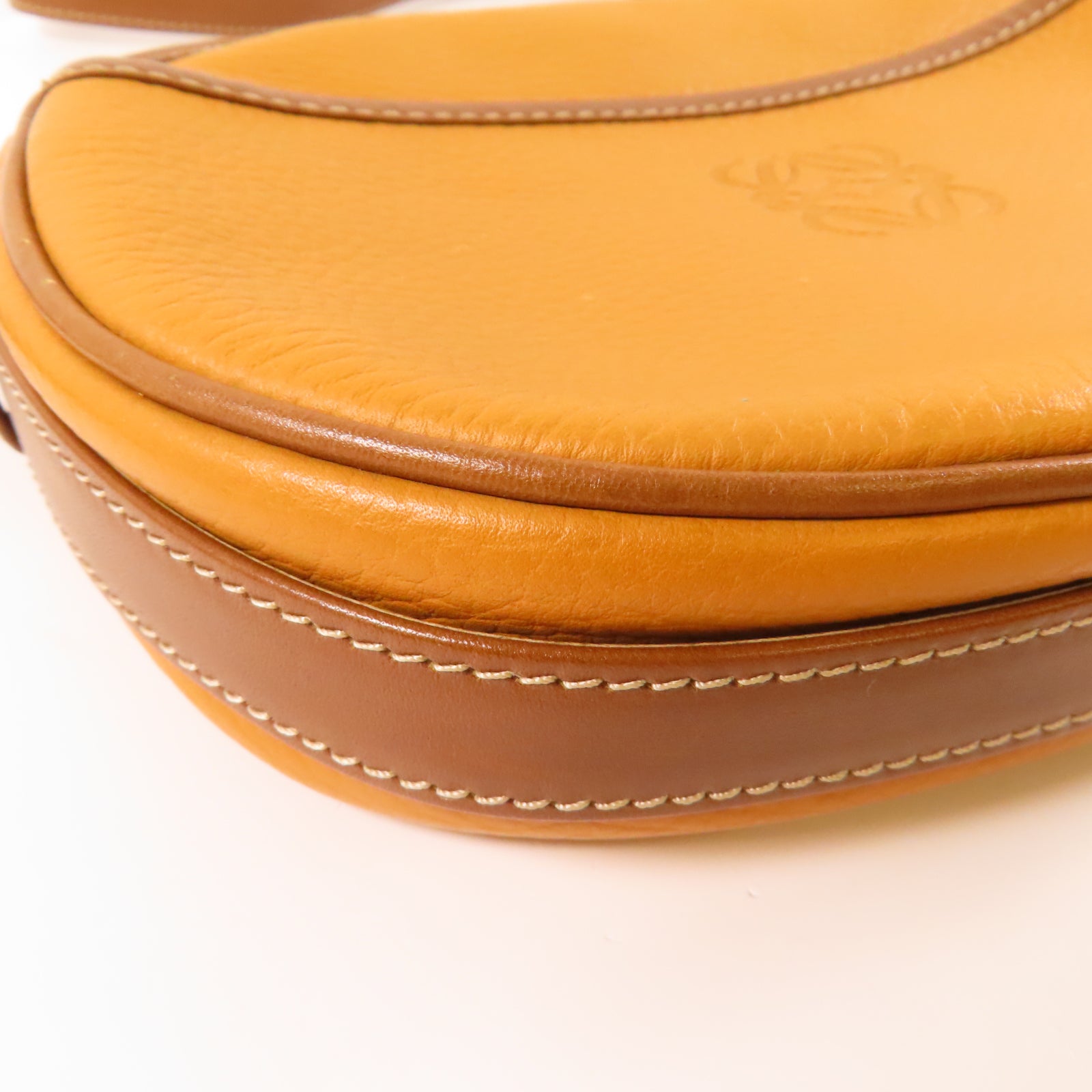 LOEWE 牛皮皮革Vintage Shoulder Bag金扣肩背袋啡色