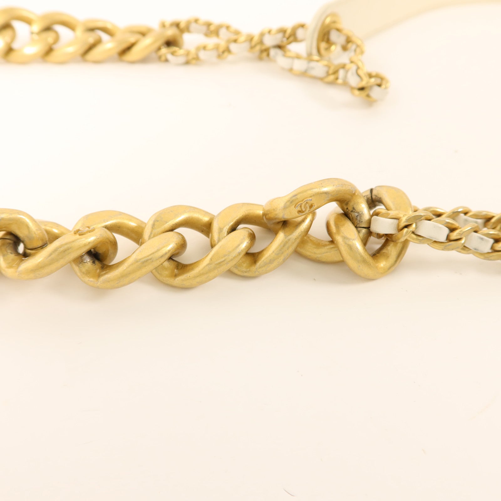 CHANEL 牛皮皮革Chain Shoulder金扣鏈帶肩背袋