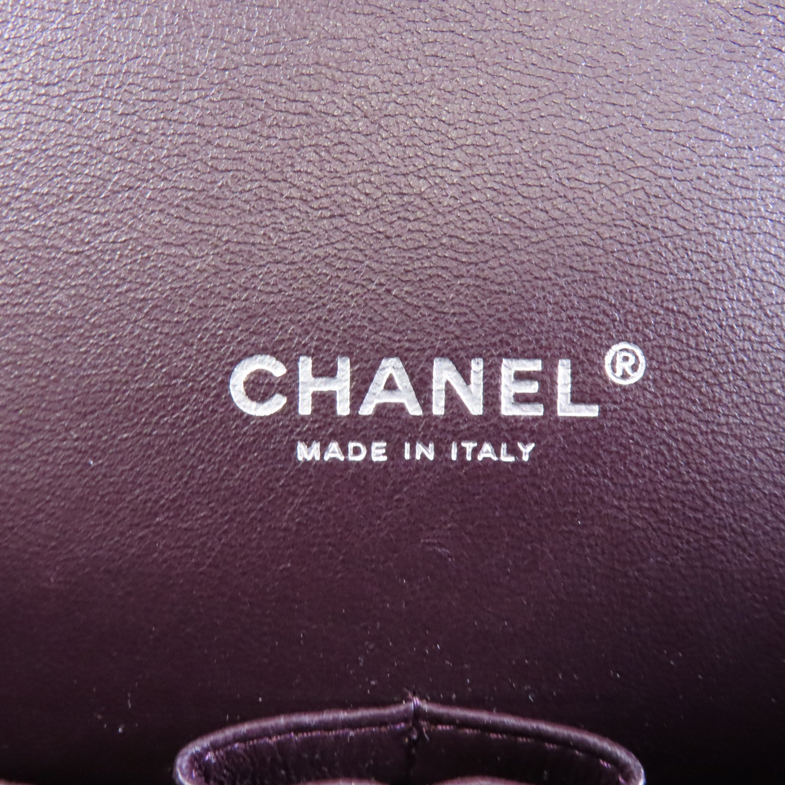 CHANEL 【激減優惠】菱格羊皮皮革Classic Maxi銀扣鏈帶肩背袋