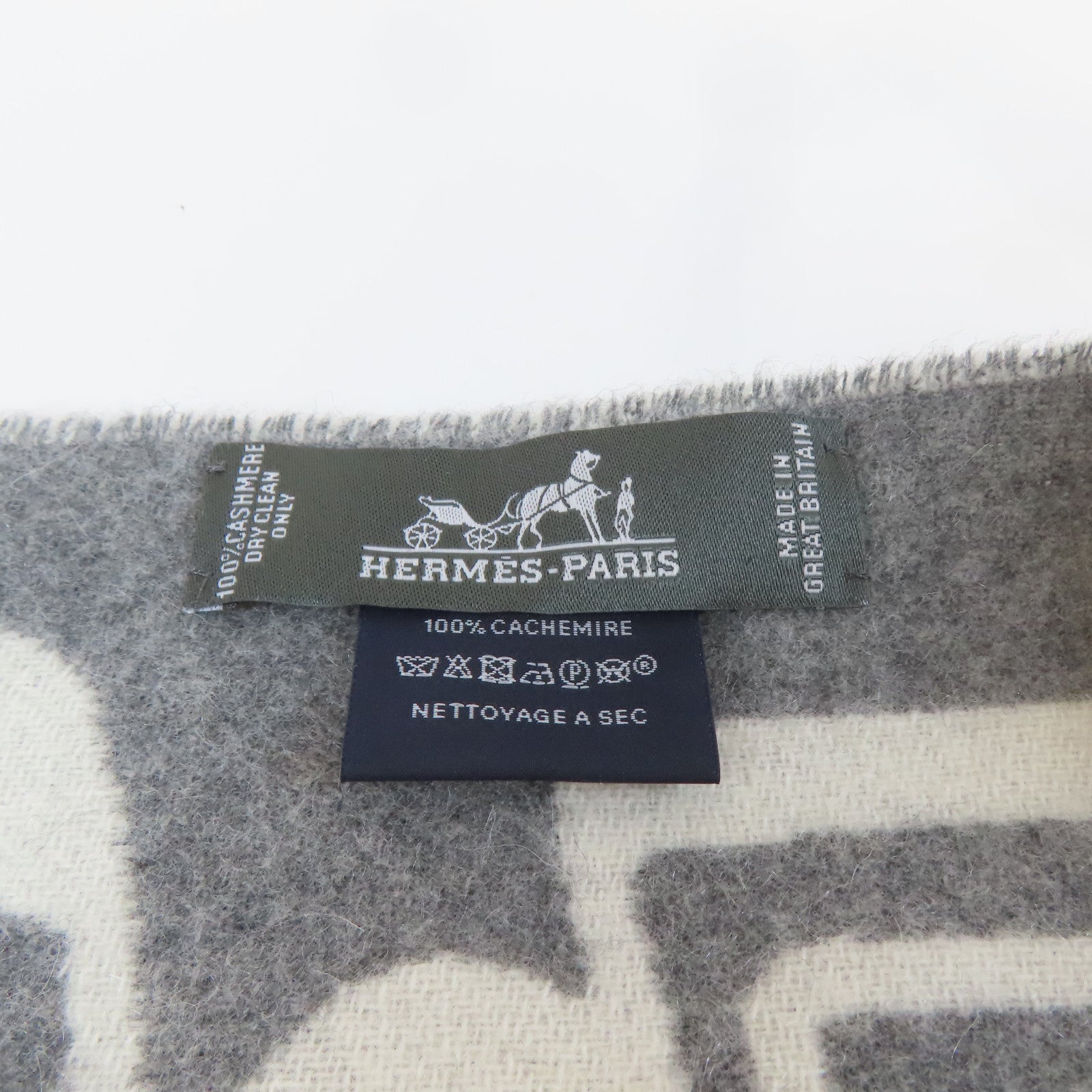 HERMES 羊絨Scarf圍巾白色/灰色