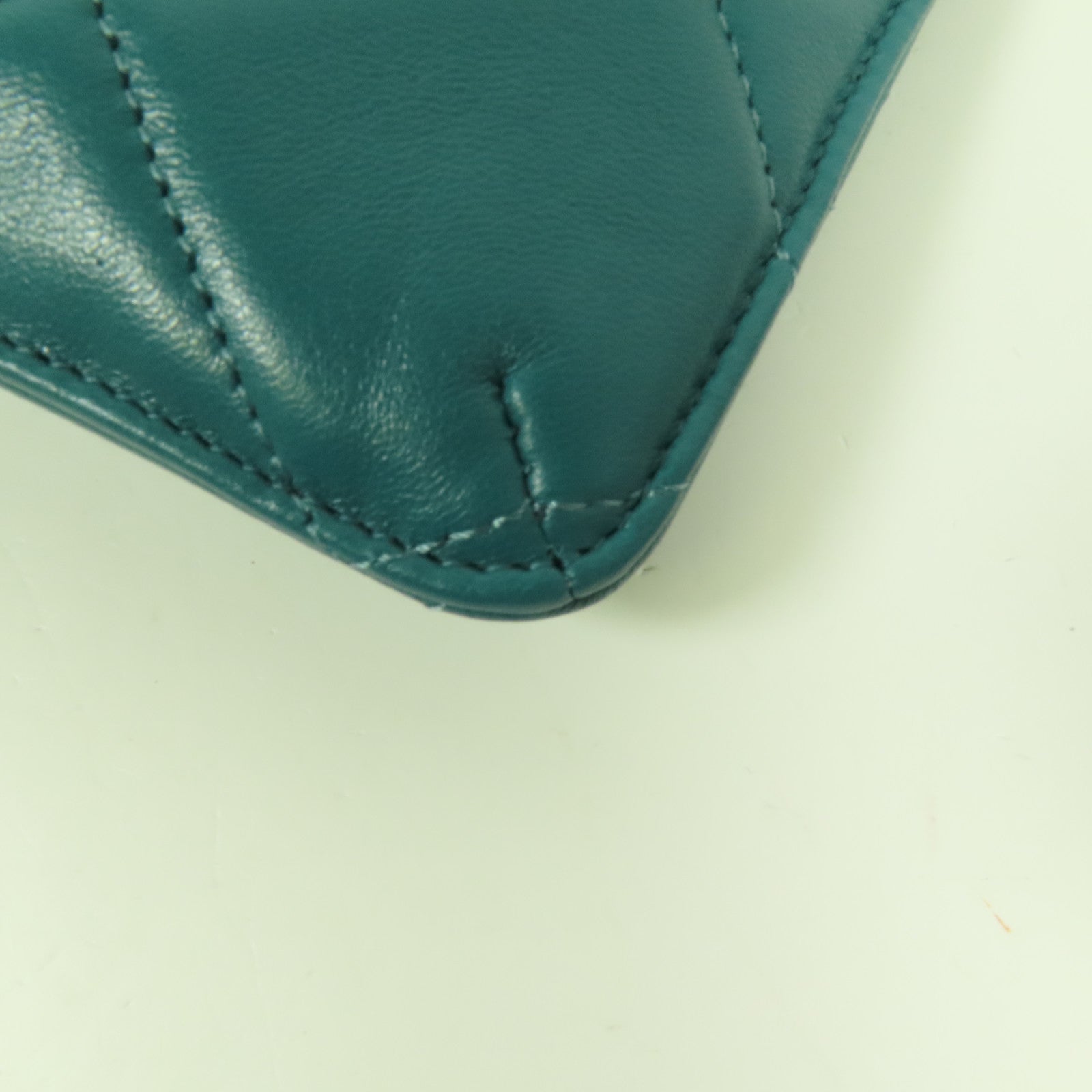 CHANEL 羊皮皮革C19 Wallet金扣長錢包