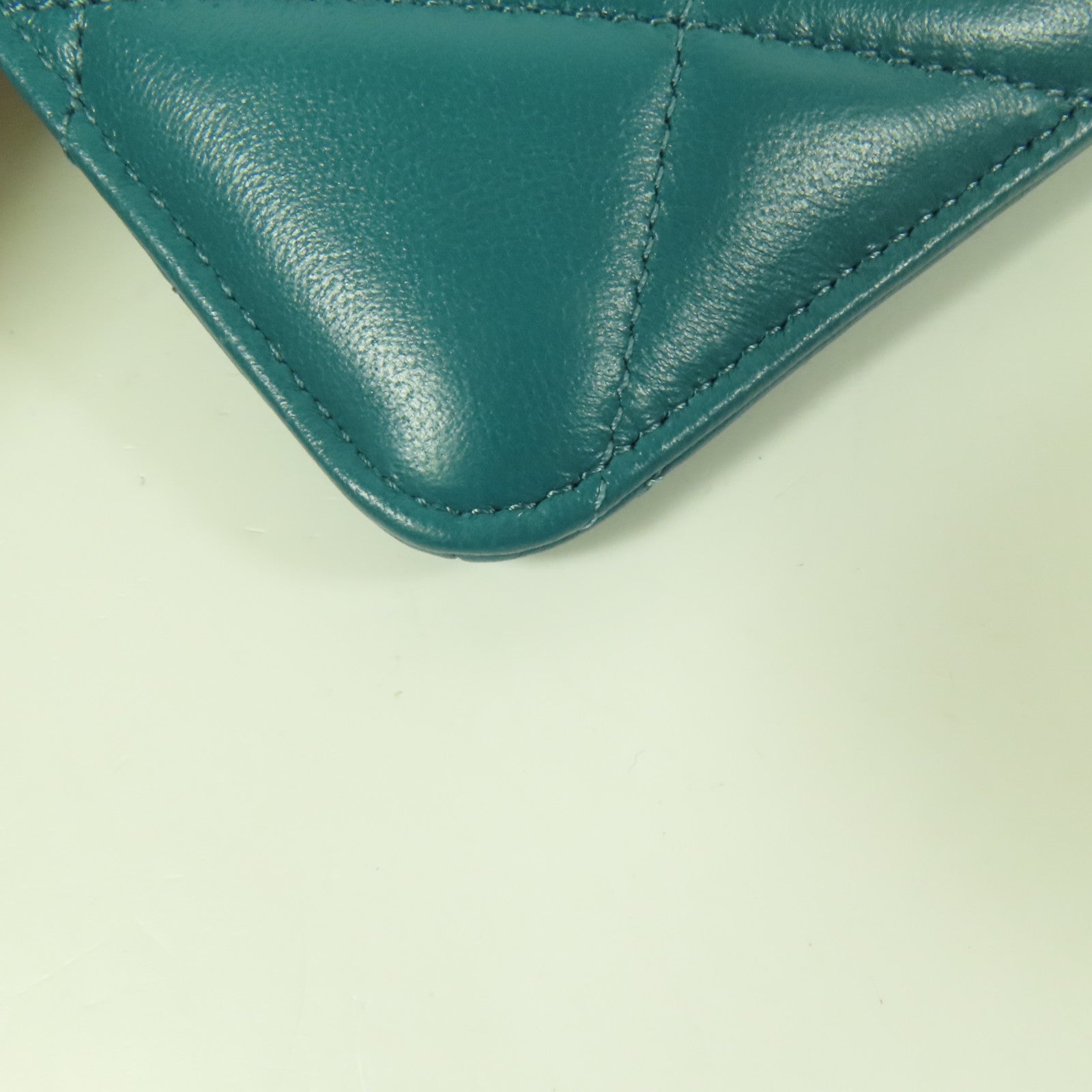 CHANEL 羊皮皮革C19 Wallet金扣長錢包