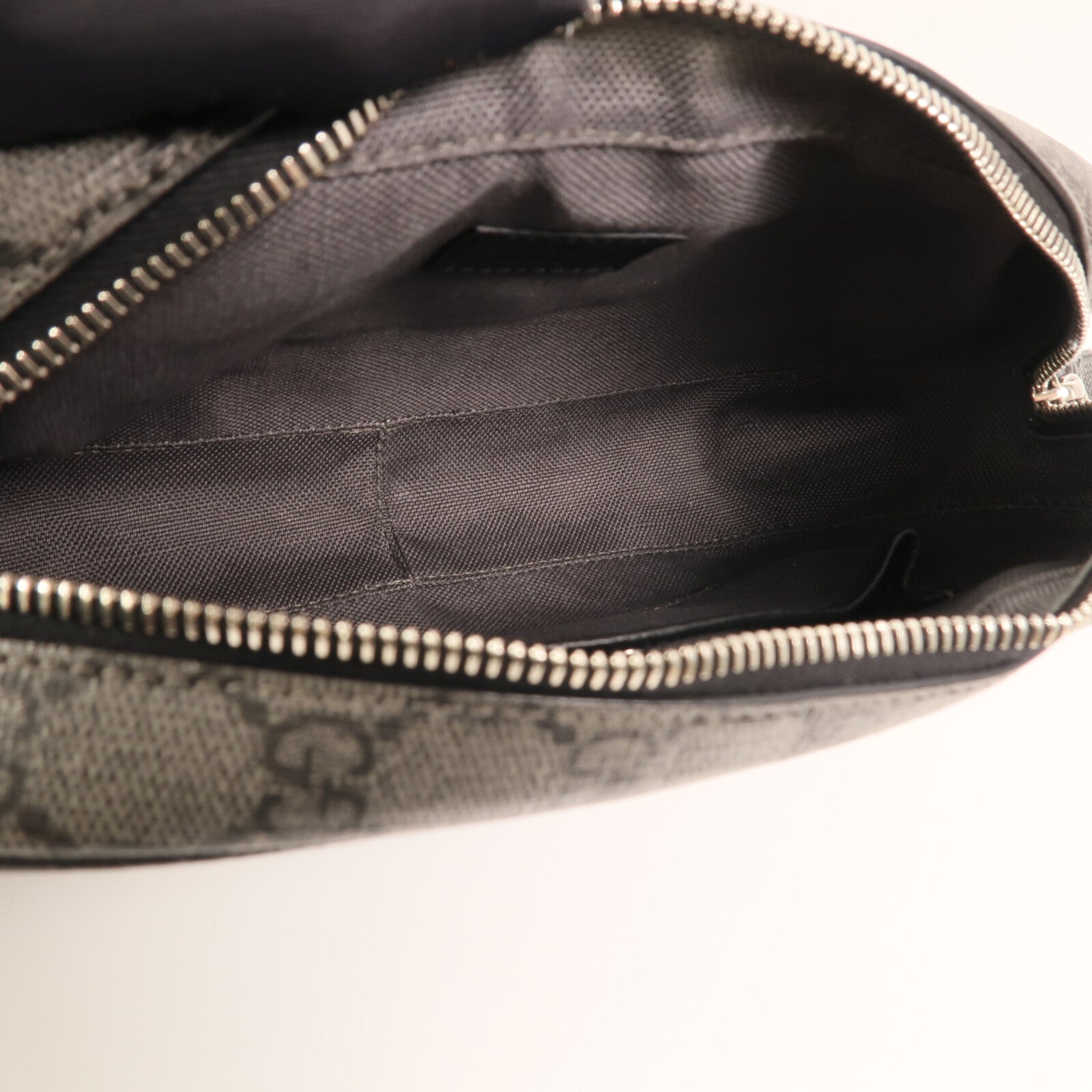 GUCCI 塗層帆布Shoulder Bag銀扣肩背袋