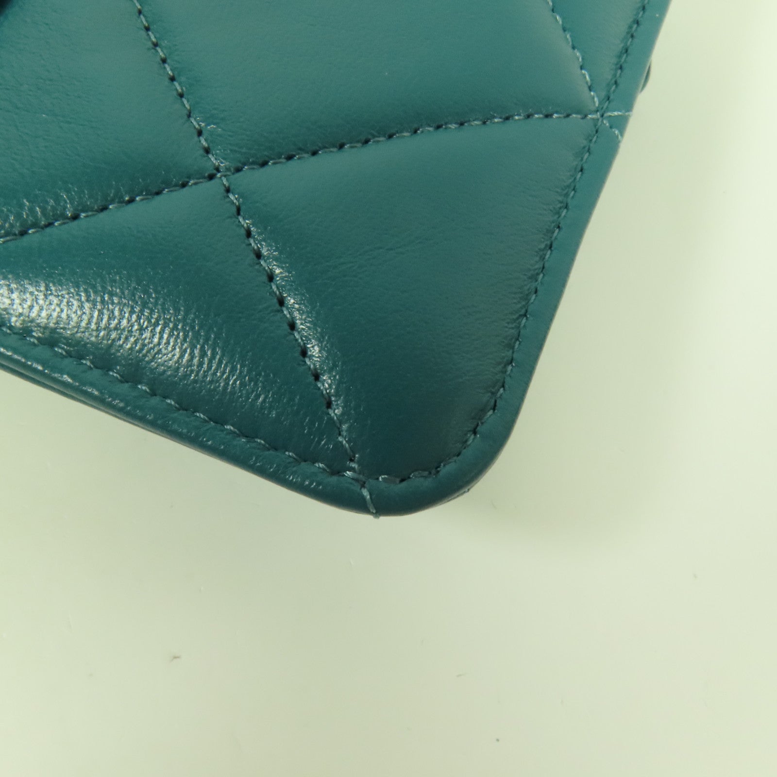 CHANEL 羊皮皮革C19 Wallet金扣長錢包
