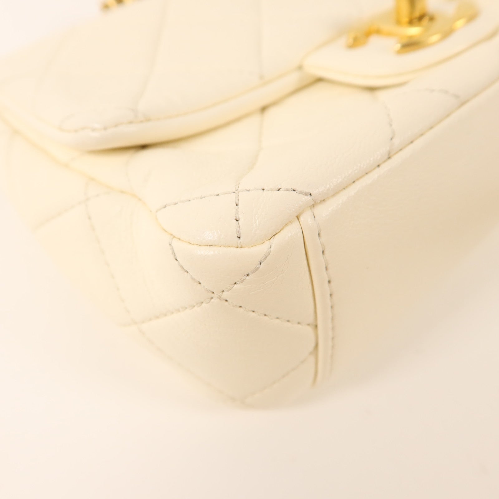 CHANEL 牛皮皮革Chain Shoulder金扣鏈帶肩背袋