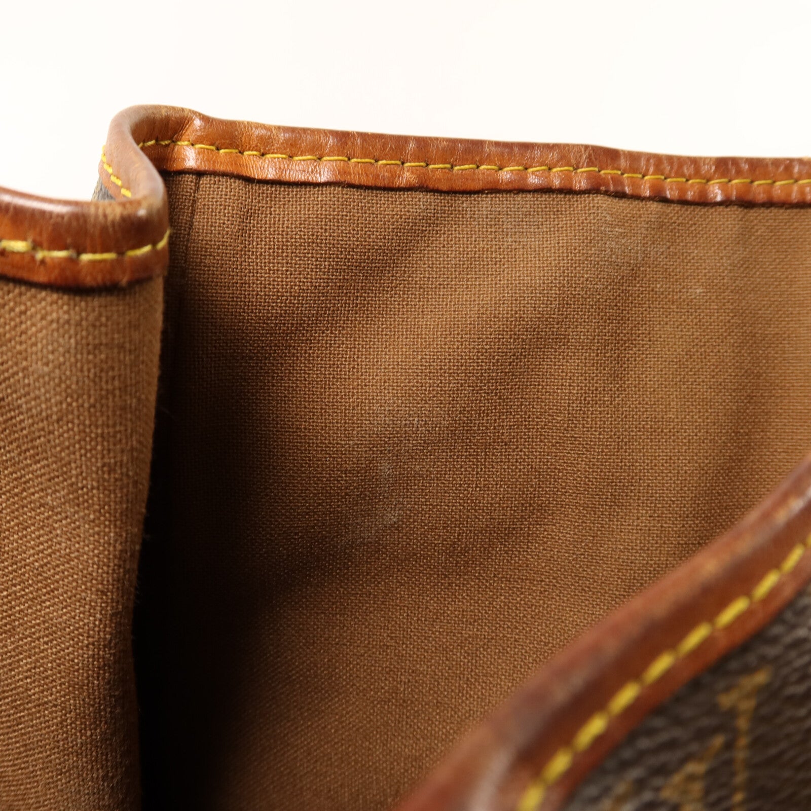 LOUIS VUITTON Monogram Batignolles金扣肩背袋
