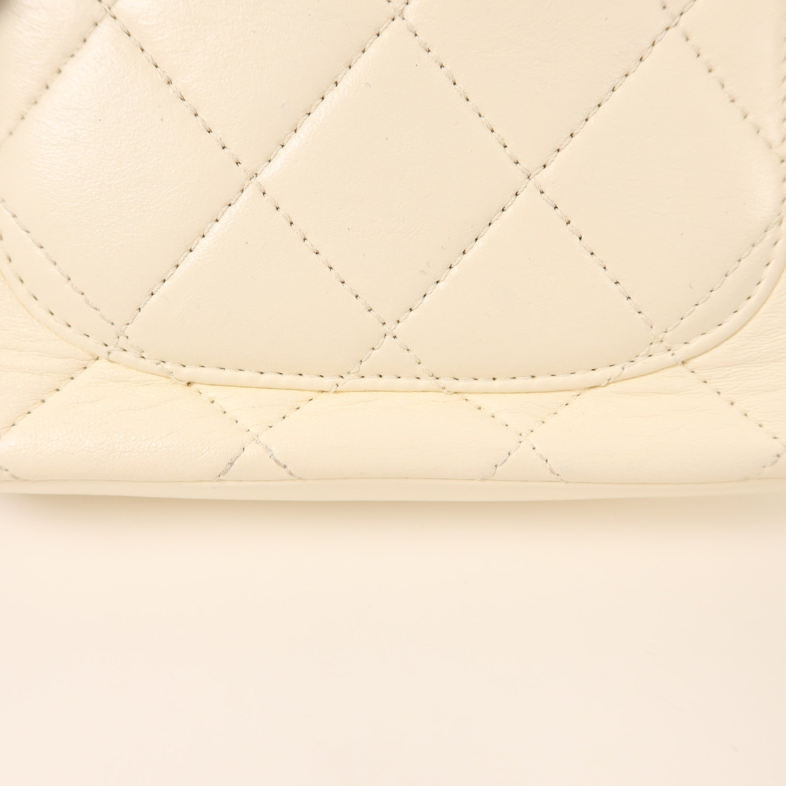 CHANEL 牛皮皮革Chain Shoulder金扣鏈帶肩背袋