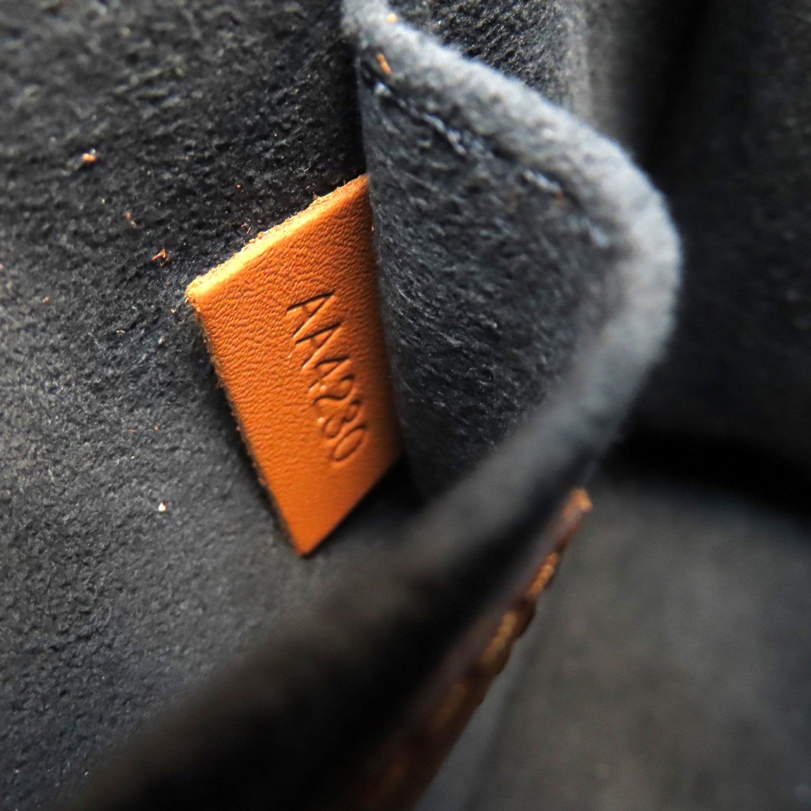 LOUIS VUITTON Monogram Dauphine金扣肩背袋啡色