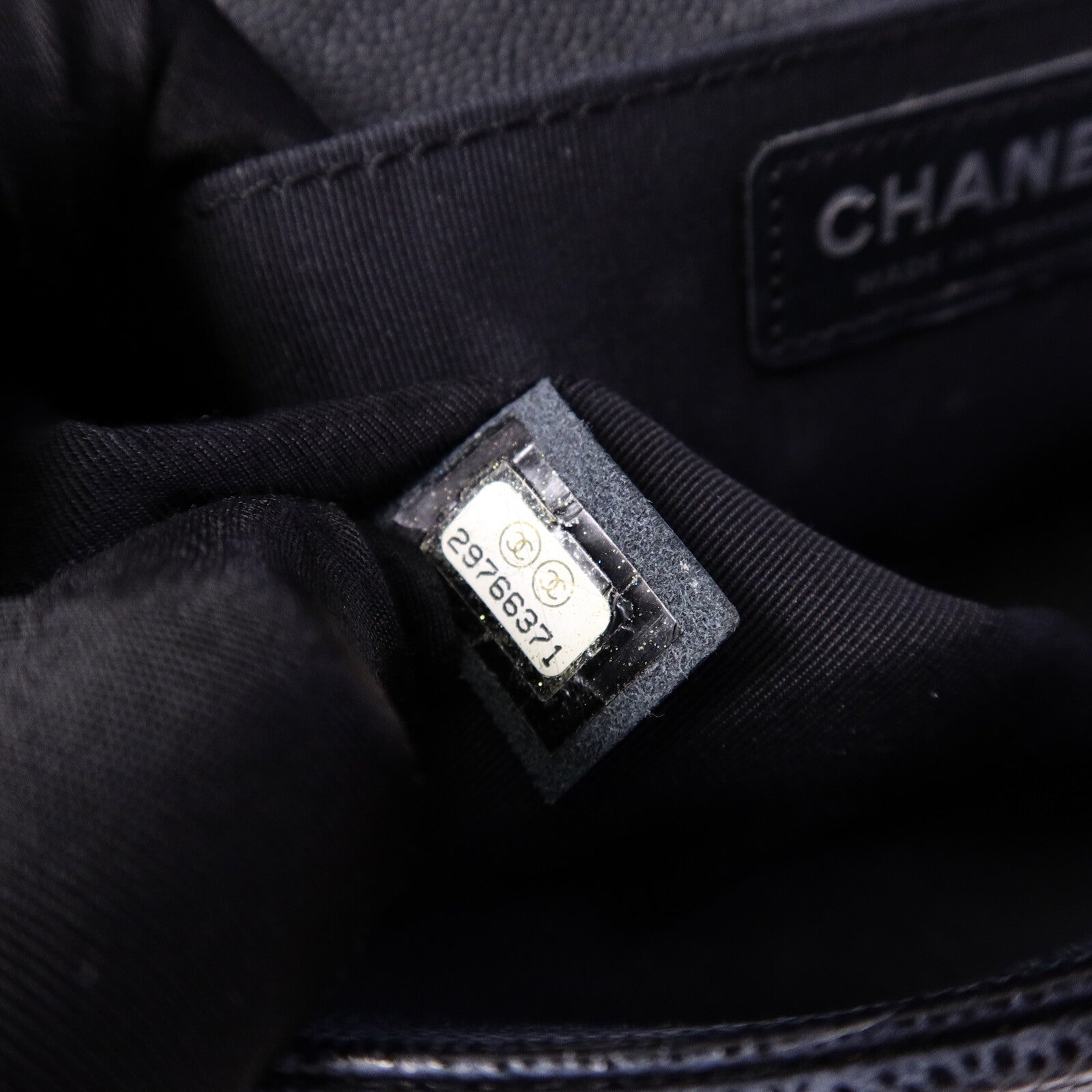 CHANEL 牛皮皮革Boy 25鏈帶肩背袋