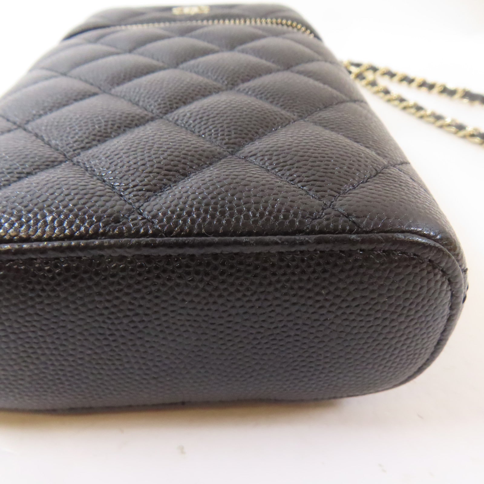 CHANEL 菱格牛皮皮革Vanity Phone Holder金扣鏈帶肩背袋黑色