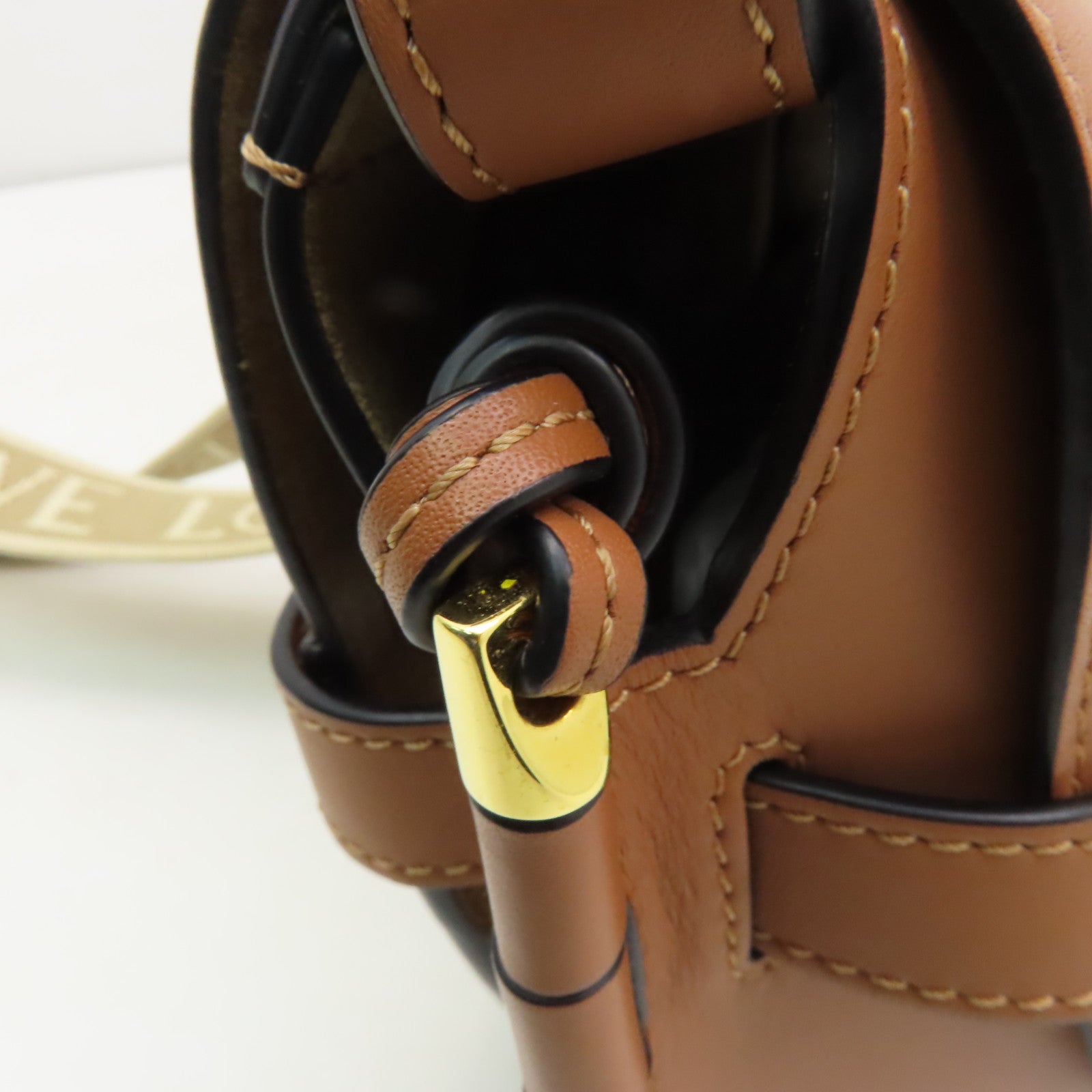 LOEWE 牛皮皮革Small Gate Bag金扣肩背袋啡色