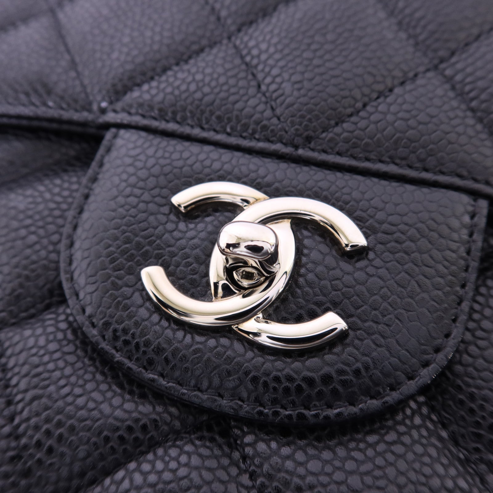 CHANEL 牛皮皮革Classic Maxi銀扣鏈帶肩背袋