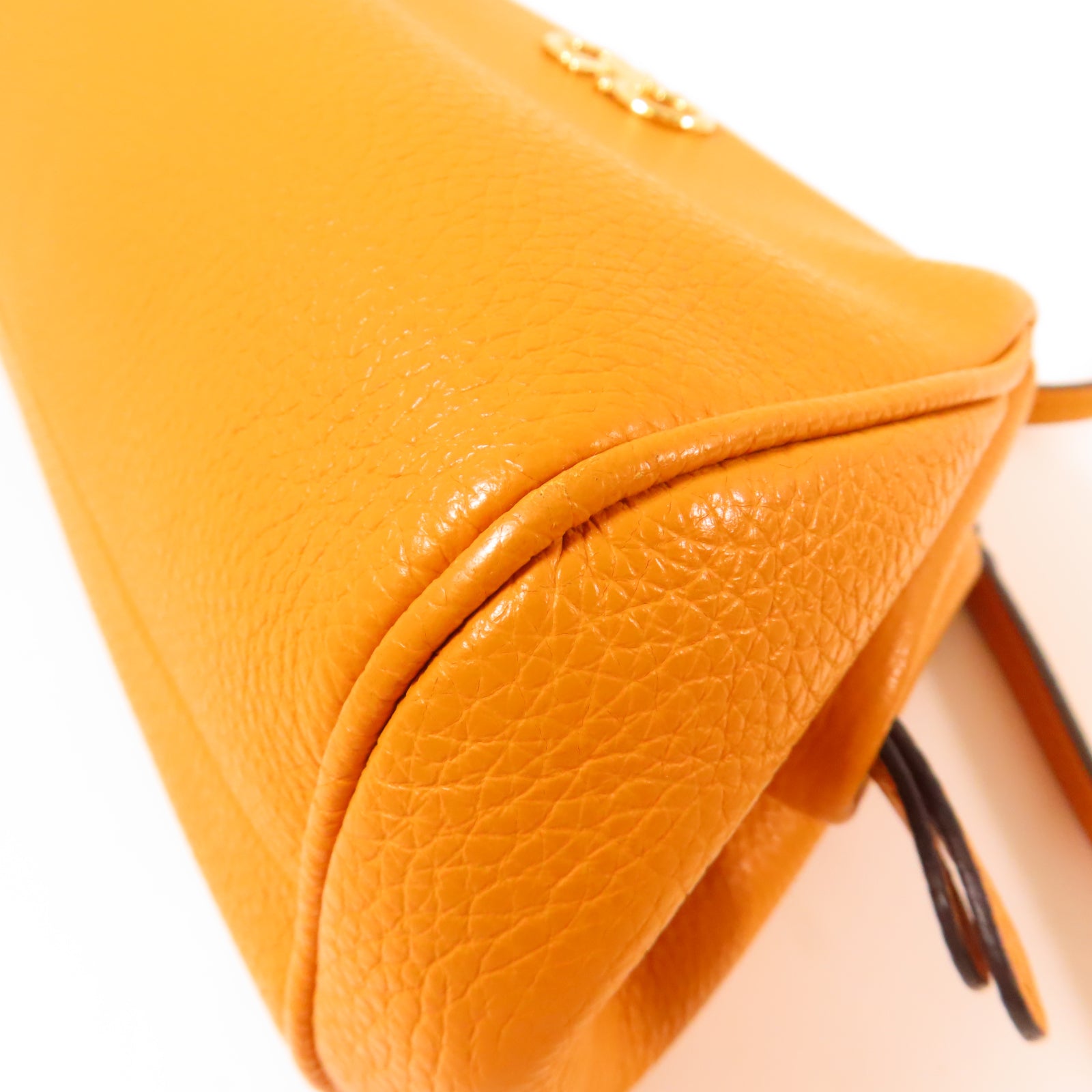 Salvatore Ferragamo 牛皮皮革Shoulder Bag金扣鏈帶肩背袋橙色