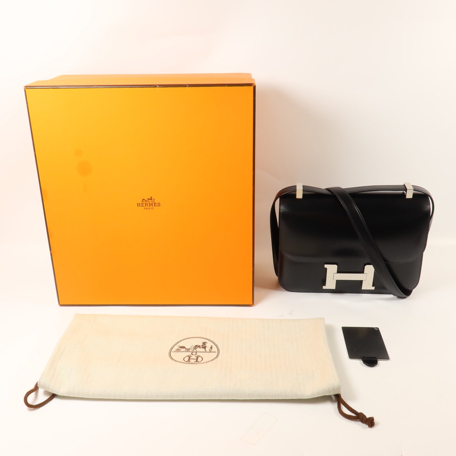 HERMES Box Calf皮革Constance 24肩背袋Noir