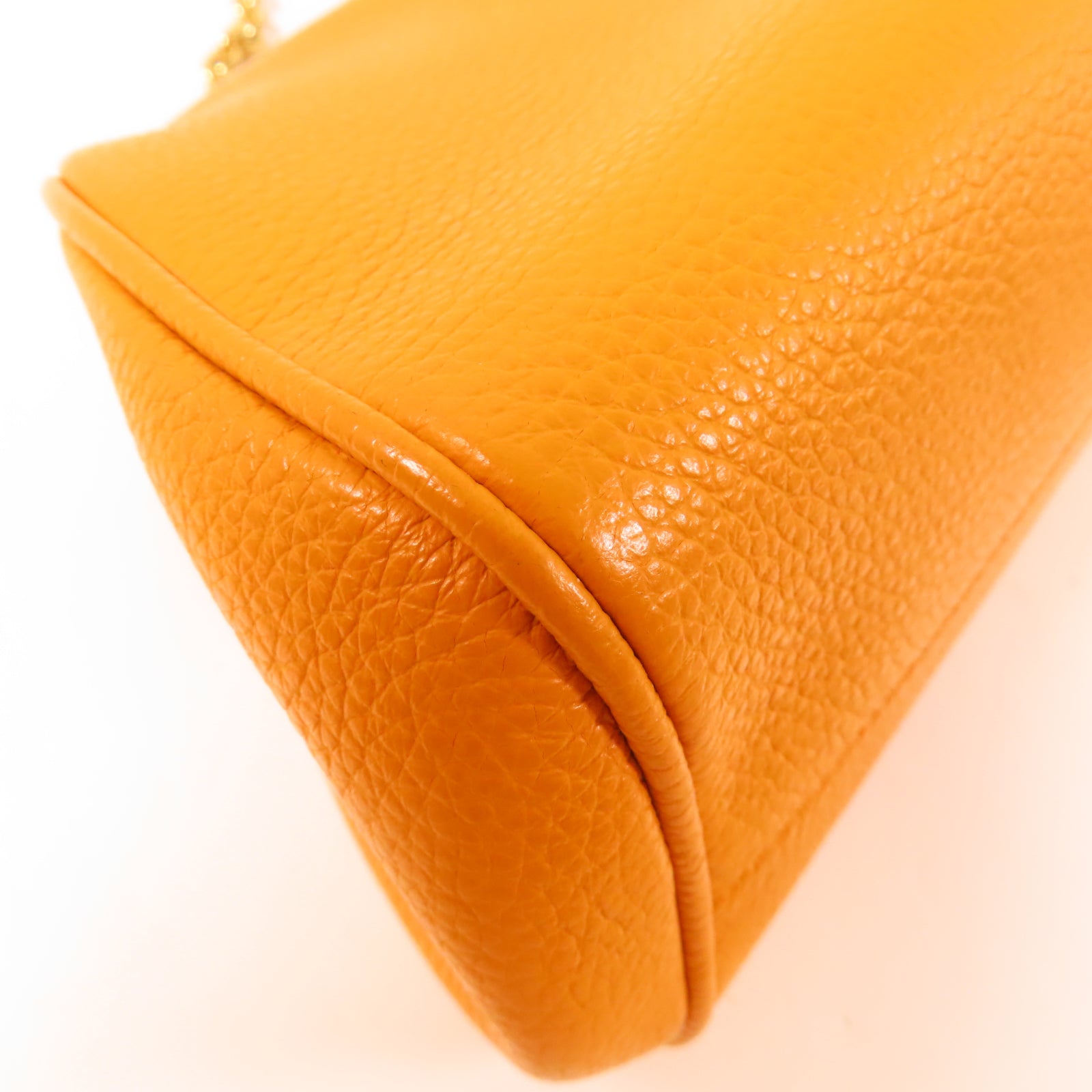 Salvatore Ferragamo 牛皮皮革Shoulder Bag金扣鏈帶肩背袋橙色