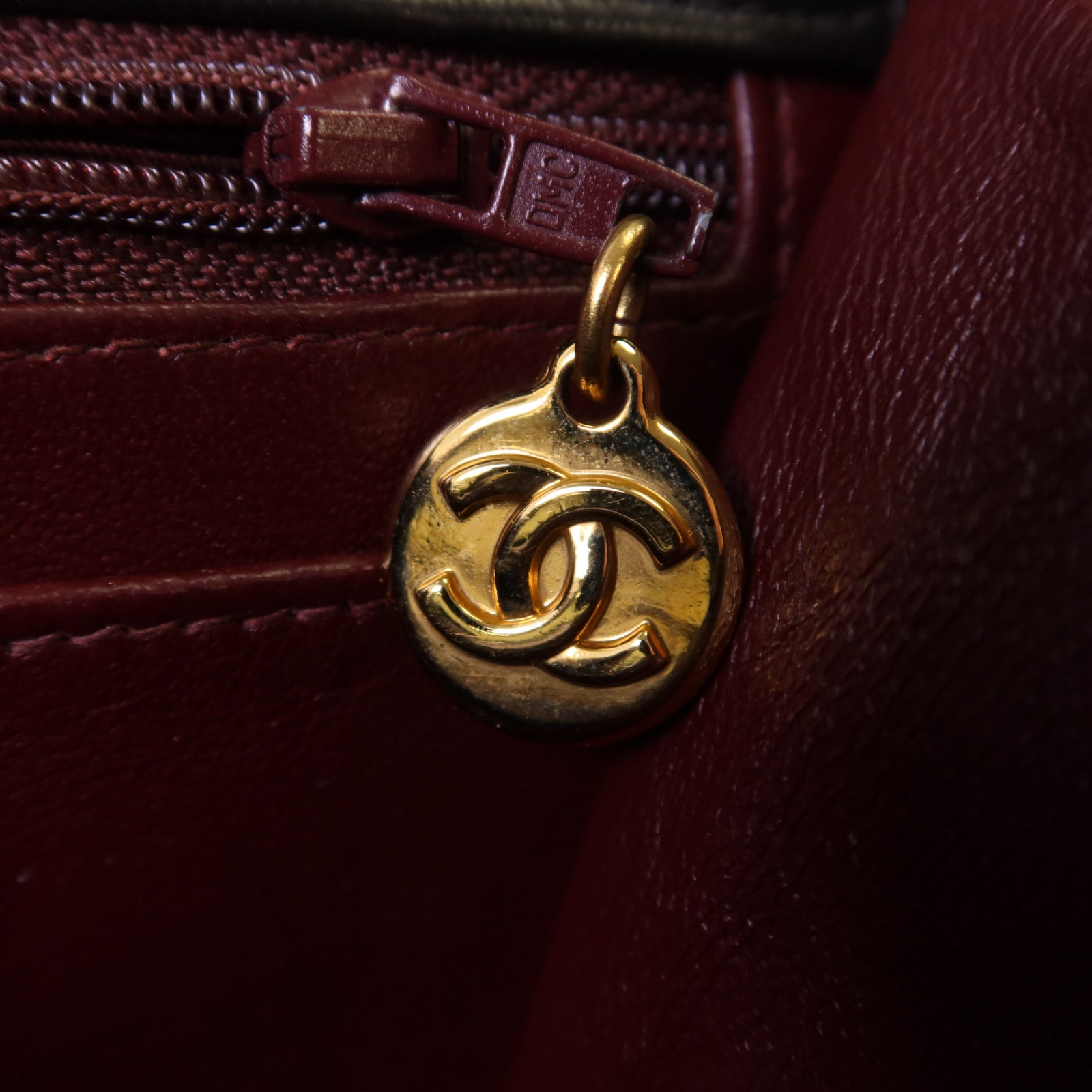 CHANEL 牛皮皮革Vintage Shoulder Bag金扣肩背袋