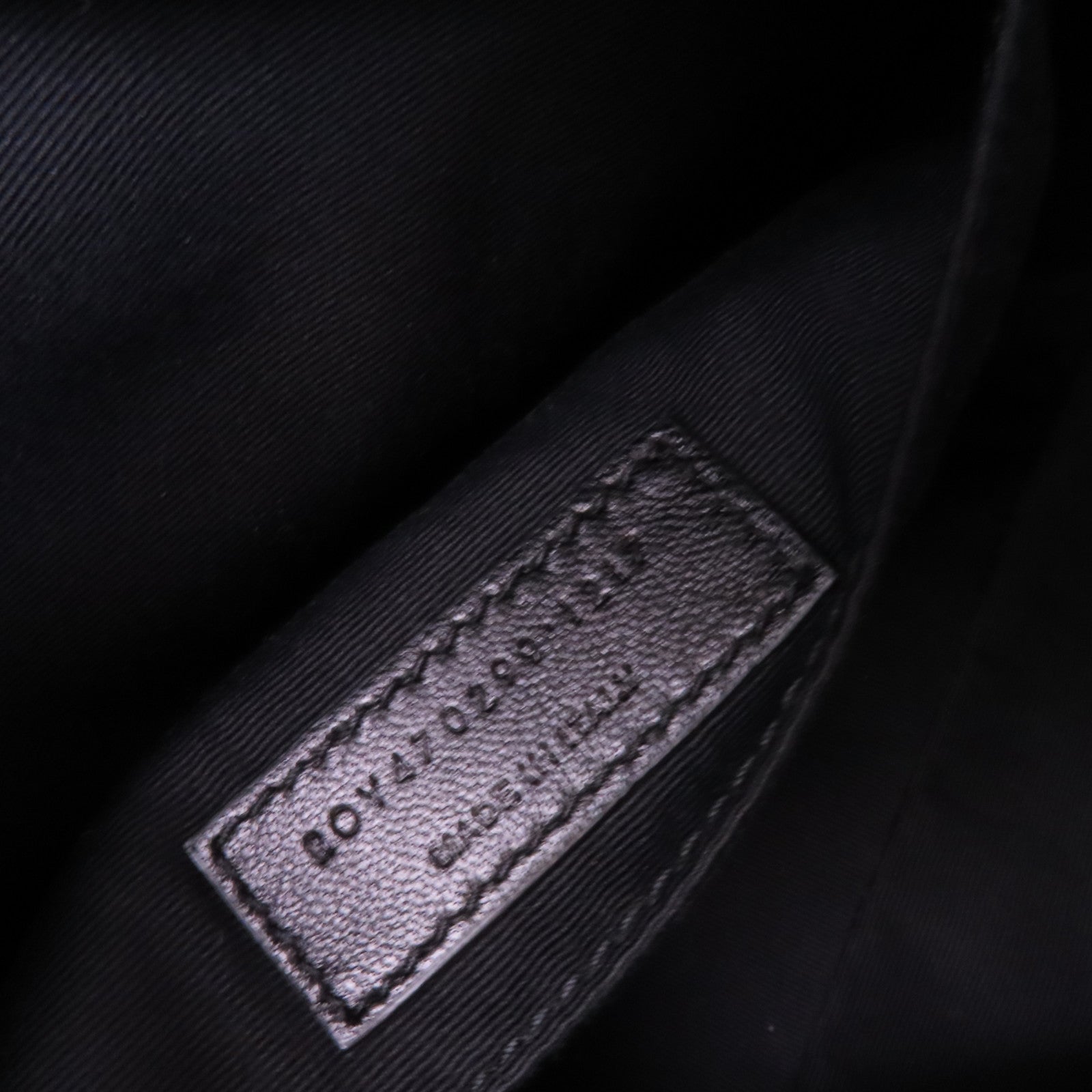 SAINT LAURENT 牛皮皮革Lou Camera Bag銀扣肩背袋